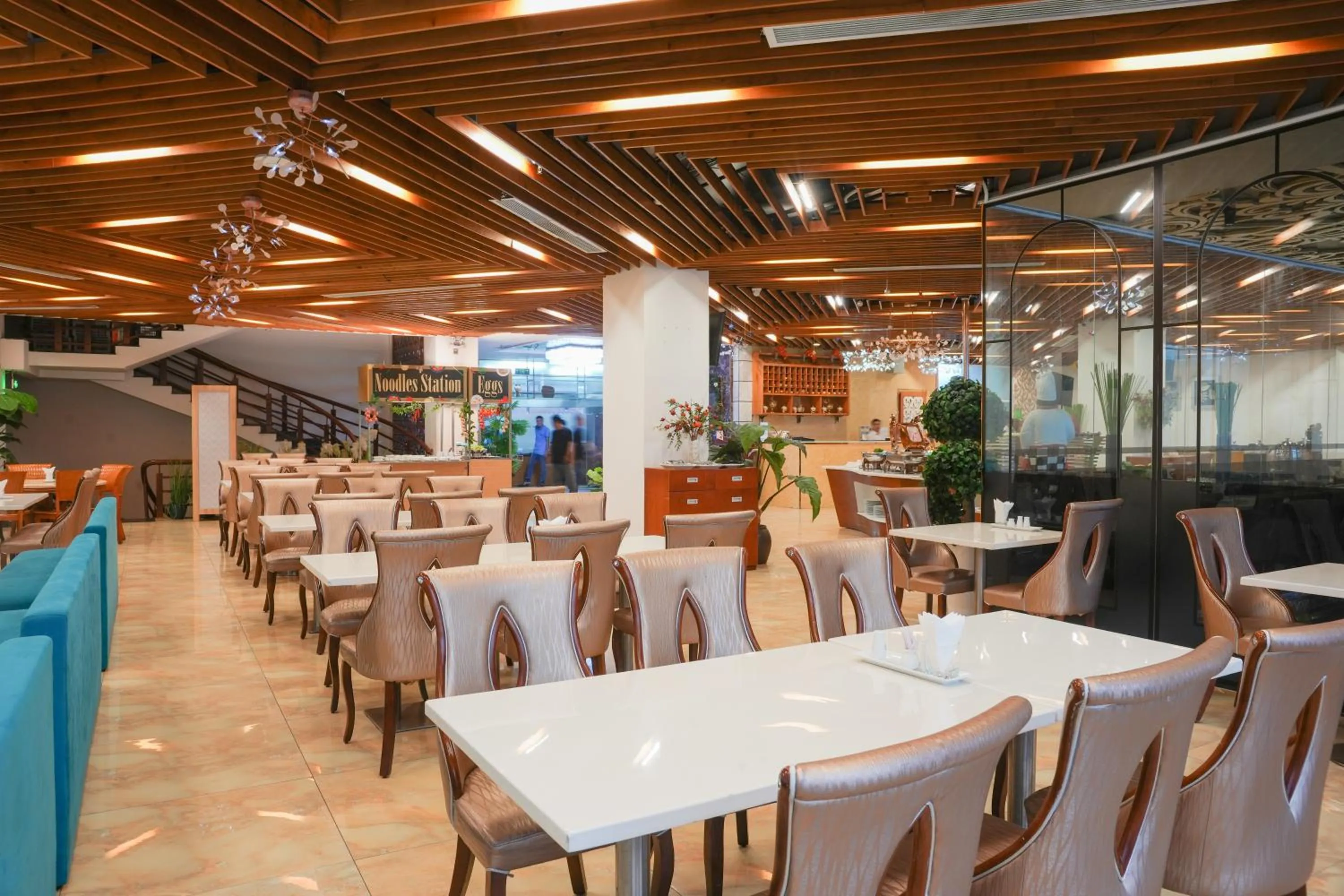Restaurant/places to eat in TND Hotel