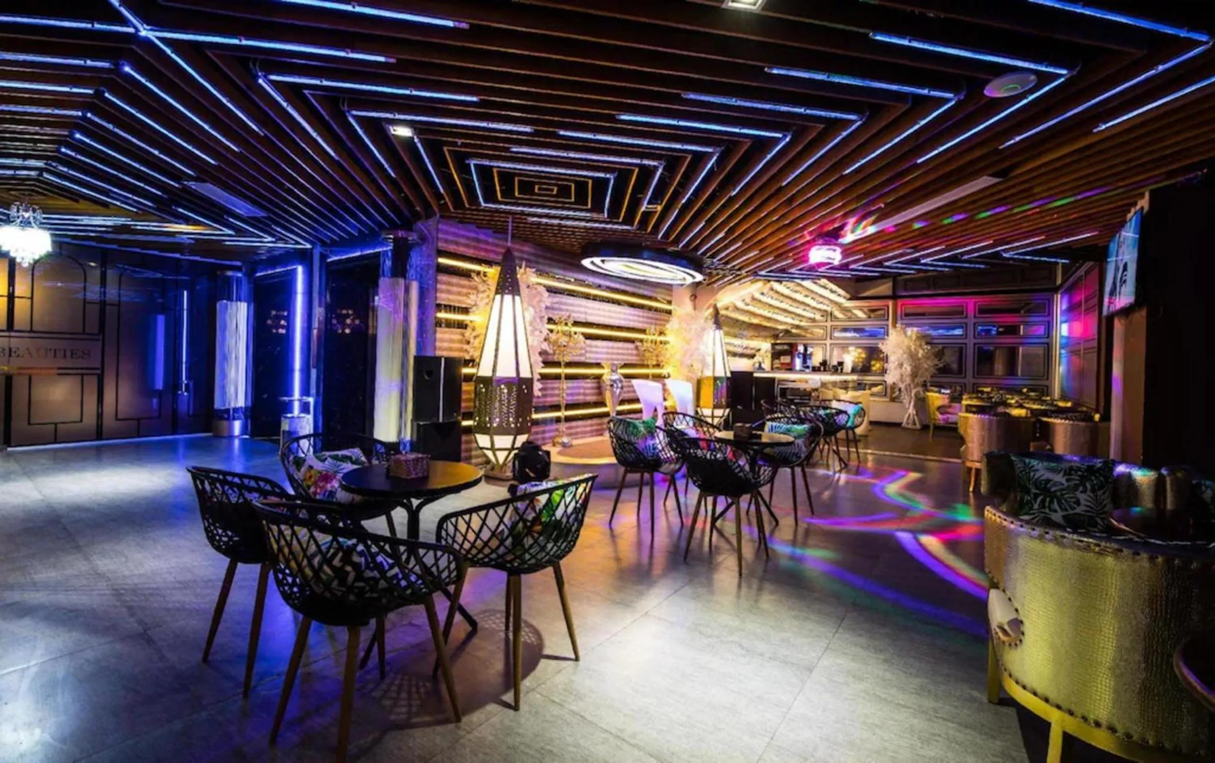 Lounge or bar in TND Hotel