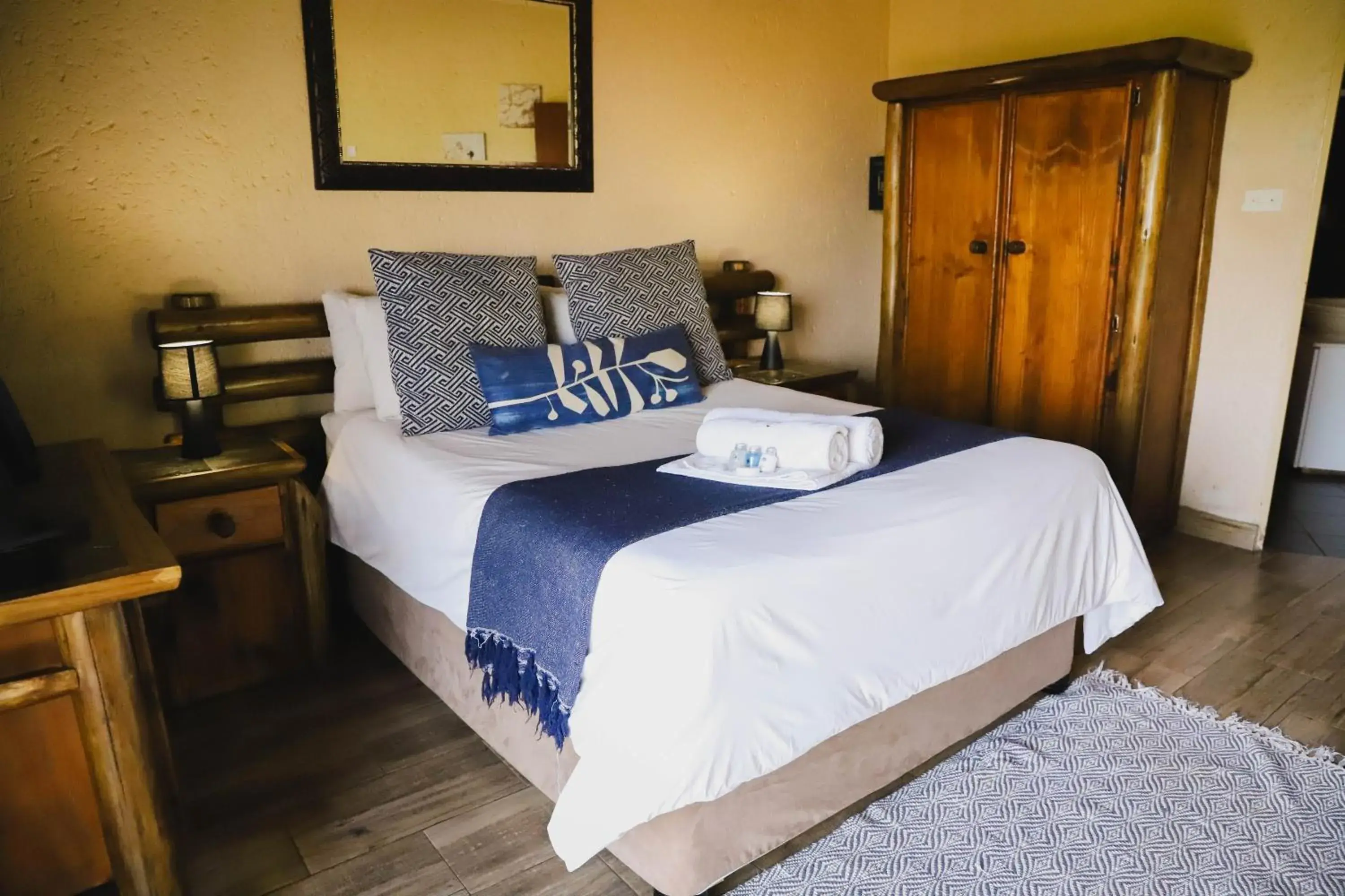 Deluxe Queen Room - single occupancy in Maroela Guest Lodge Deluxe Queen Room - single occupancy in Maroela Guest Lodge