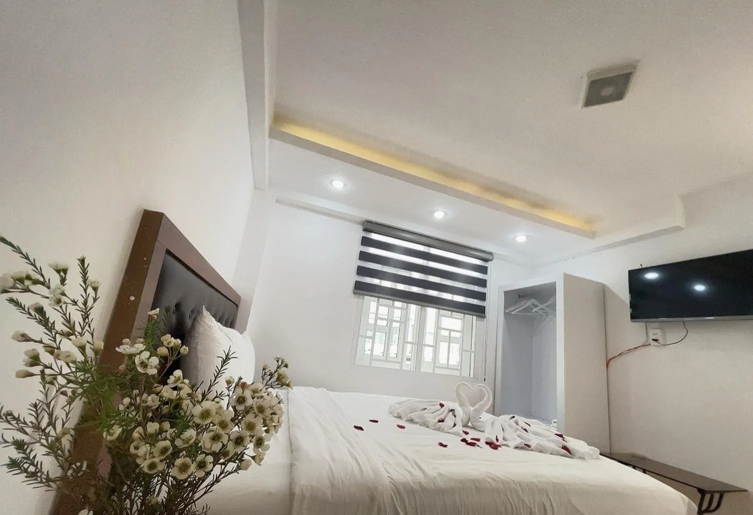 Communal lounge/ TV room, Bed in Phuong Vy Hotel