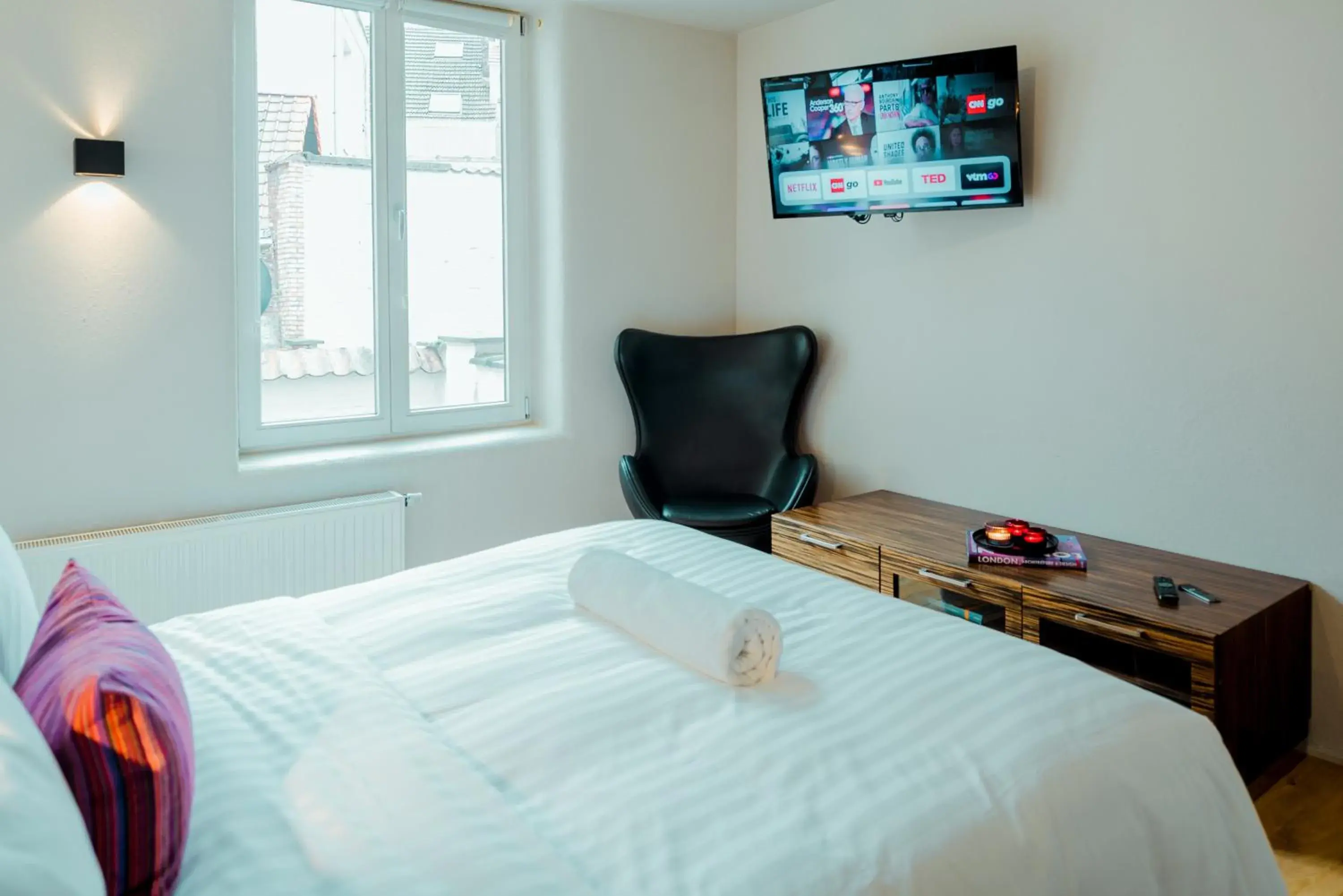 Bed in The House of Edward by Domani Hotels Bed in The House of Edward by Domani Hotels