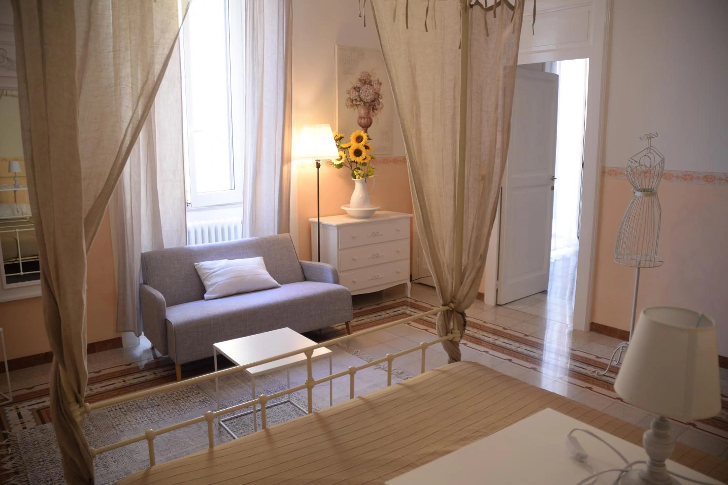 Bed in Luciano And Son