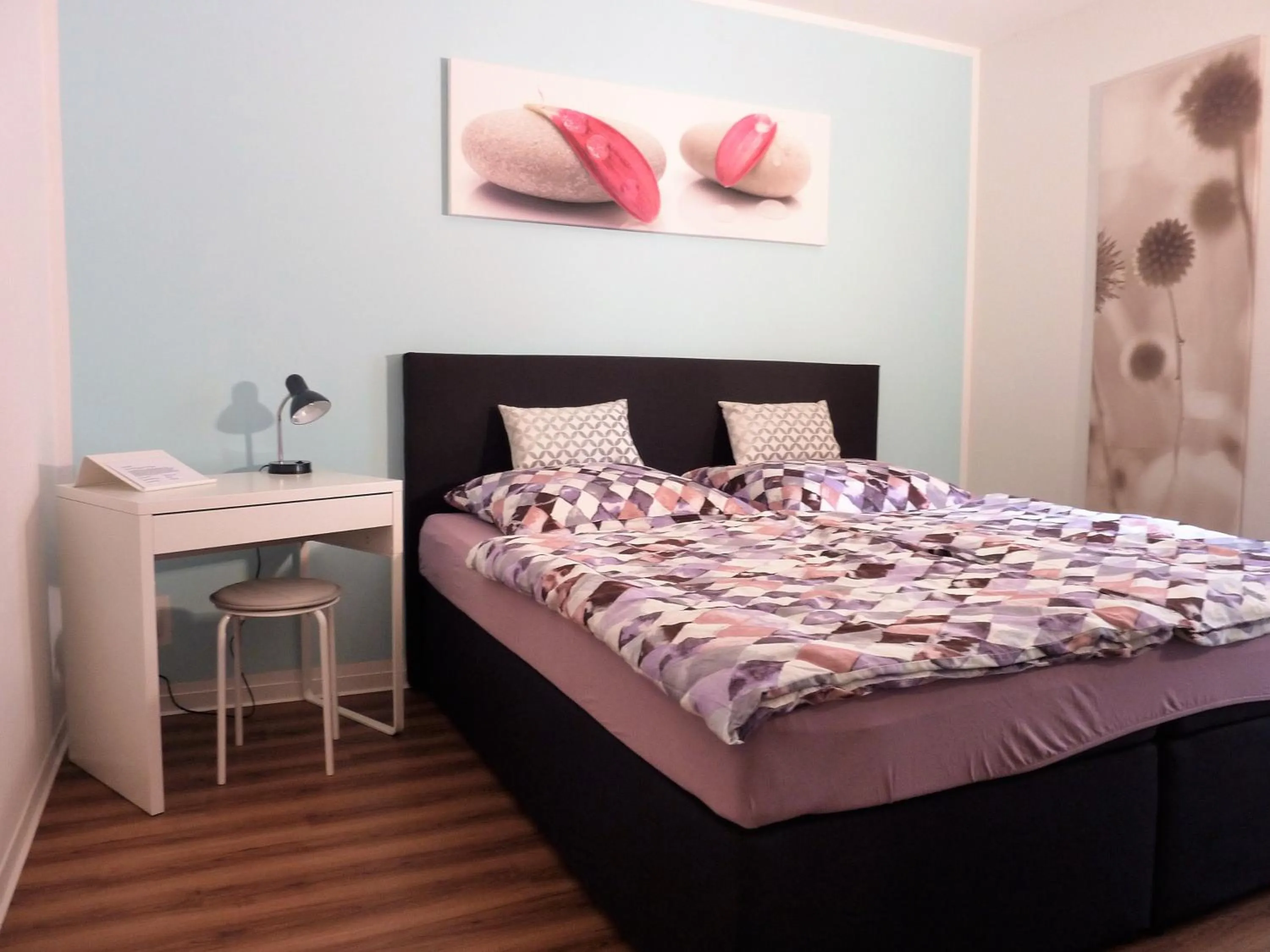 Bedroom, Bed in City Apartment Jena