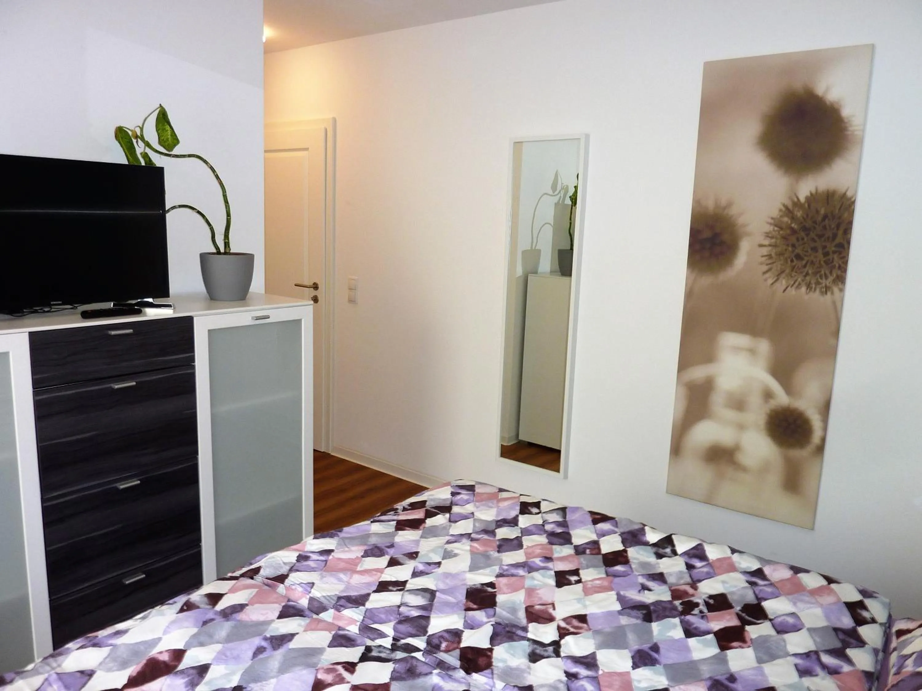 Bedroom, Bed in City Apartment Jena