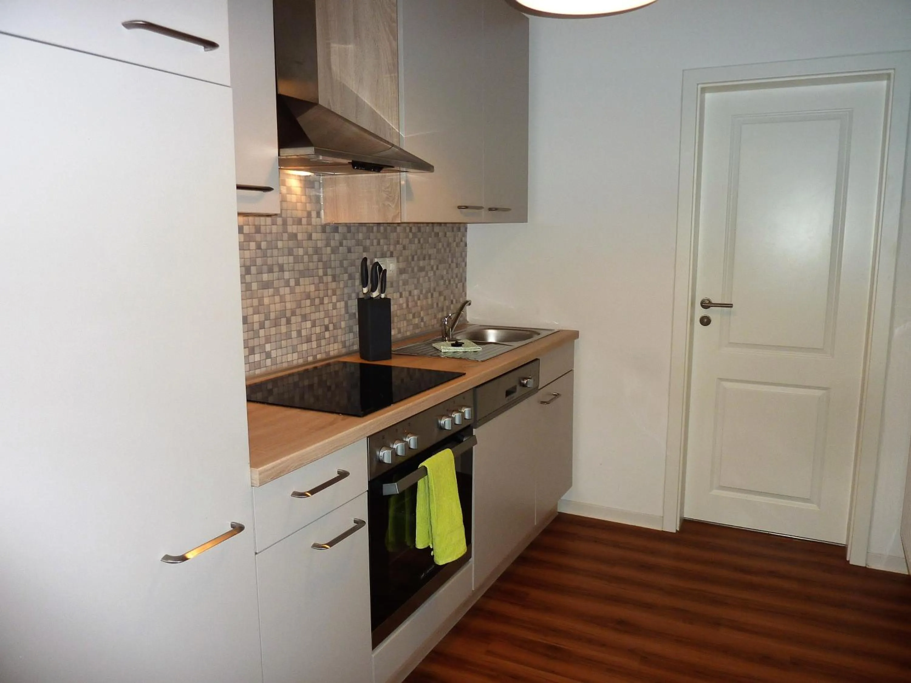 Kitchen or kitchenette in City Apartment Jena
