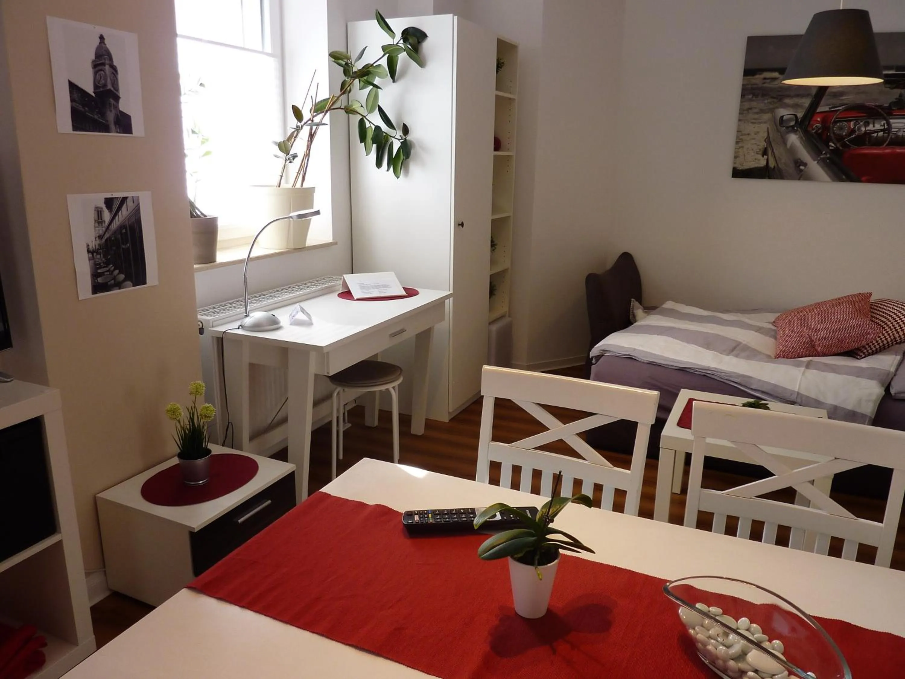 Living room, Bed in City Apartment Jena