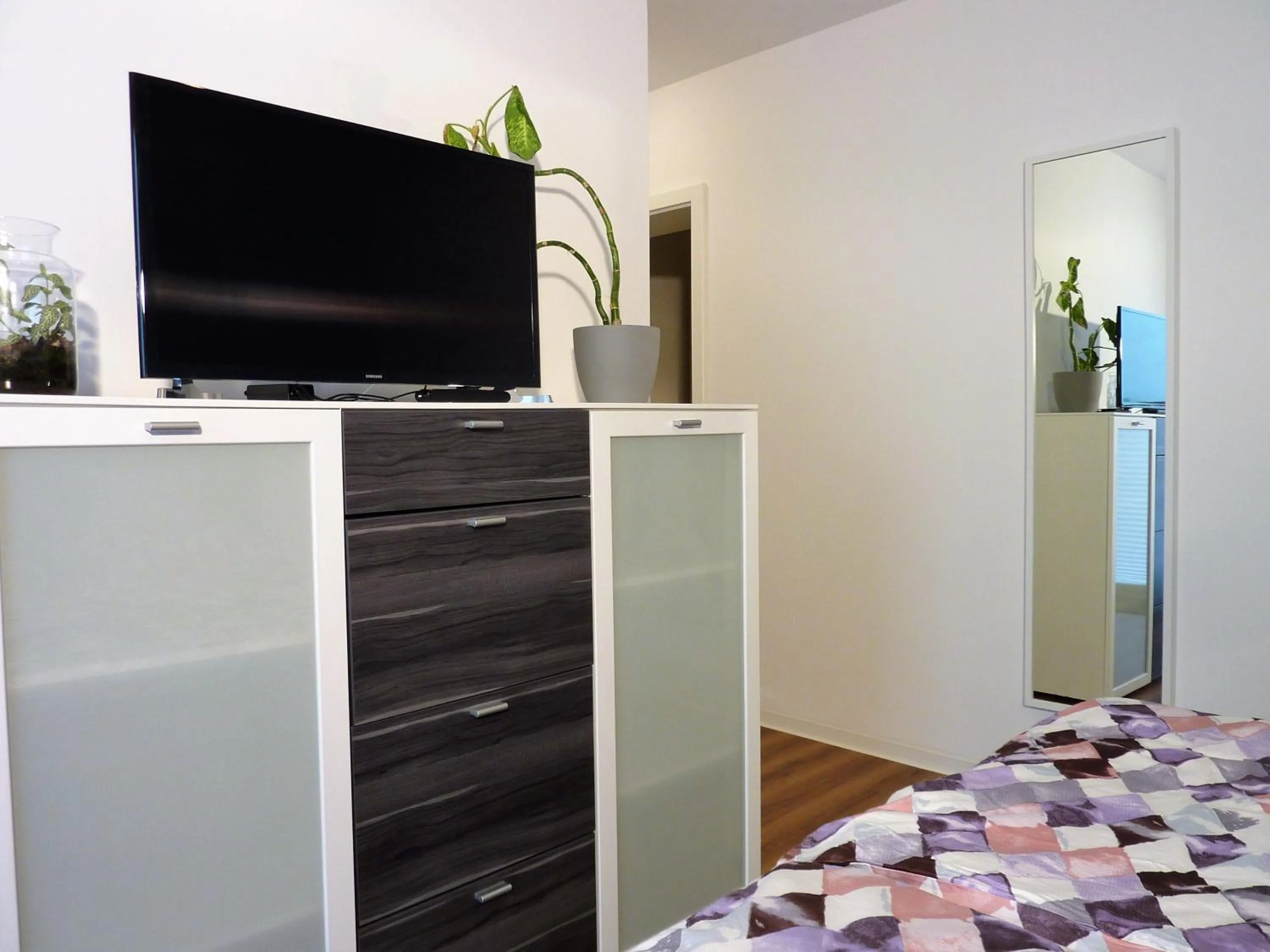 Bedroom, Bed in City Apartment Jena