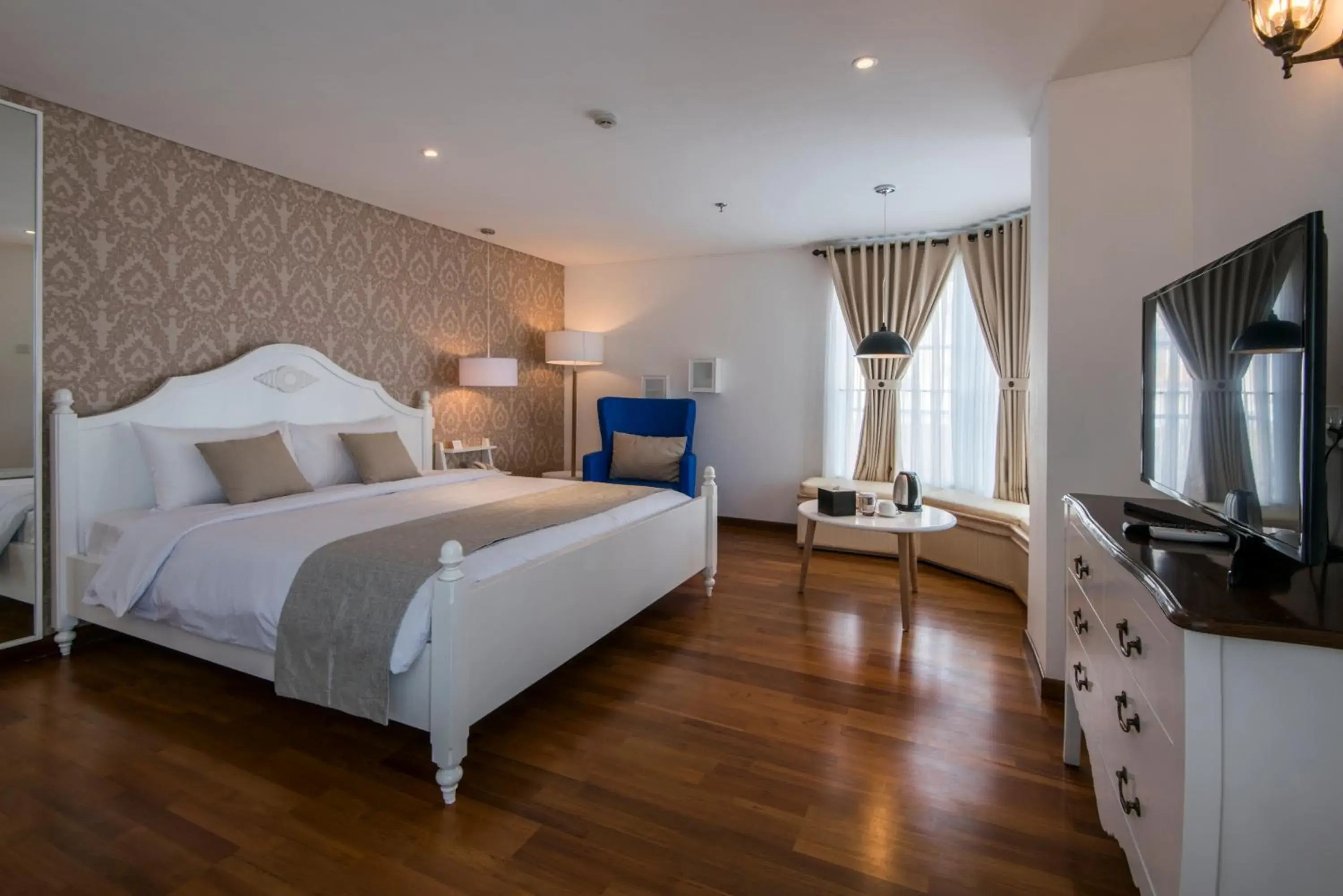 Victorian - Queen Room with Bath in Yan's House Hotel Victorian - Queen Room with Bath in Yan's House Hotel