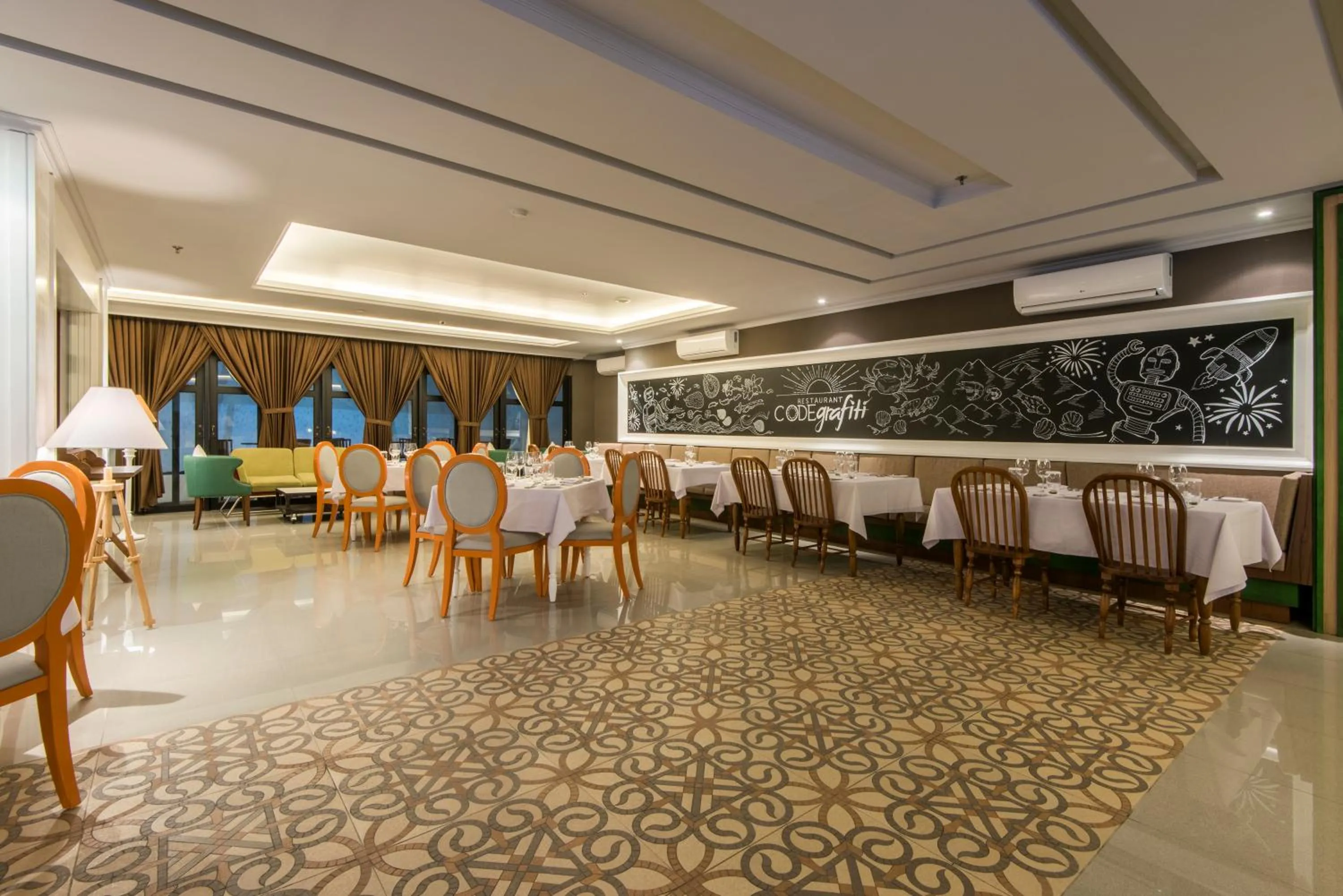 Restaurant/places to eat in Yan's House Hotel