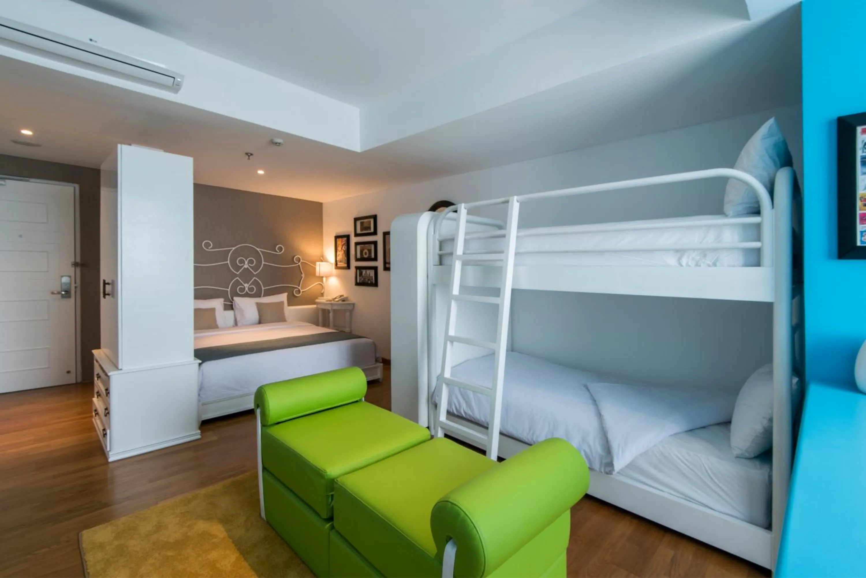 Bedroom, Bed in Yan's House Hotel