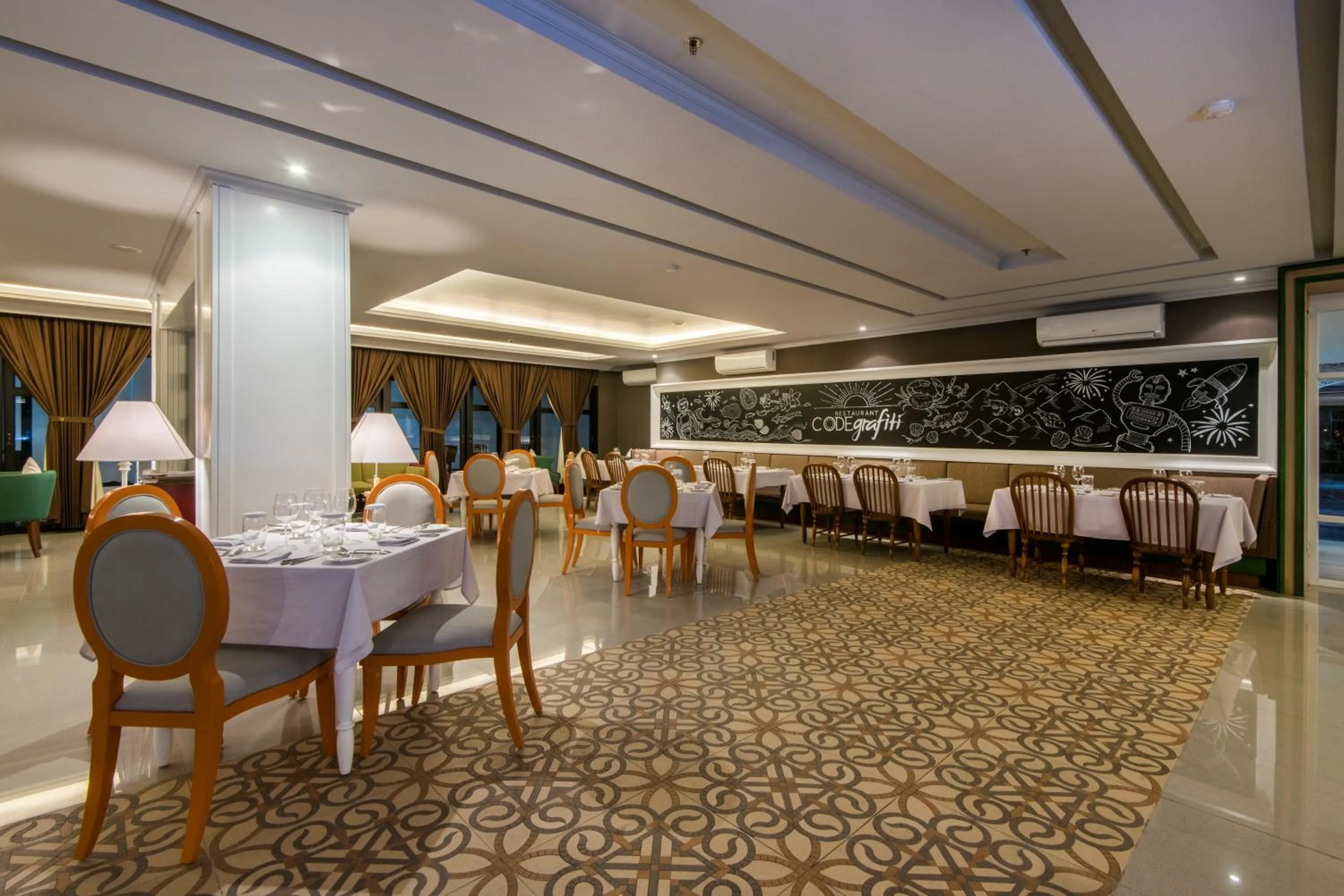 Restaurant/places to eat in Yan's House Hotel