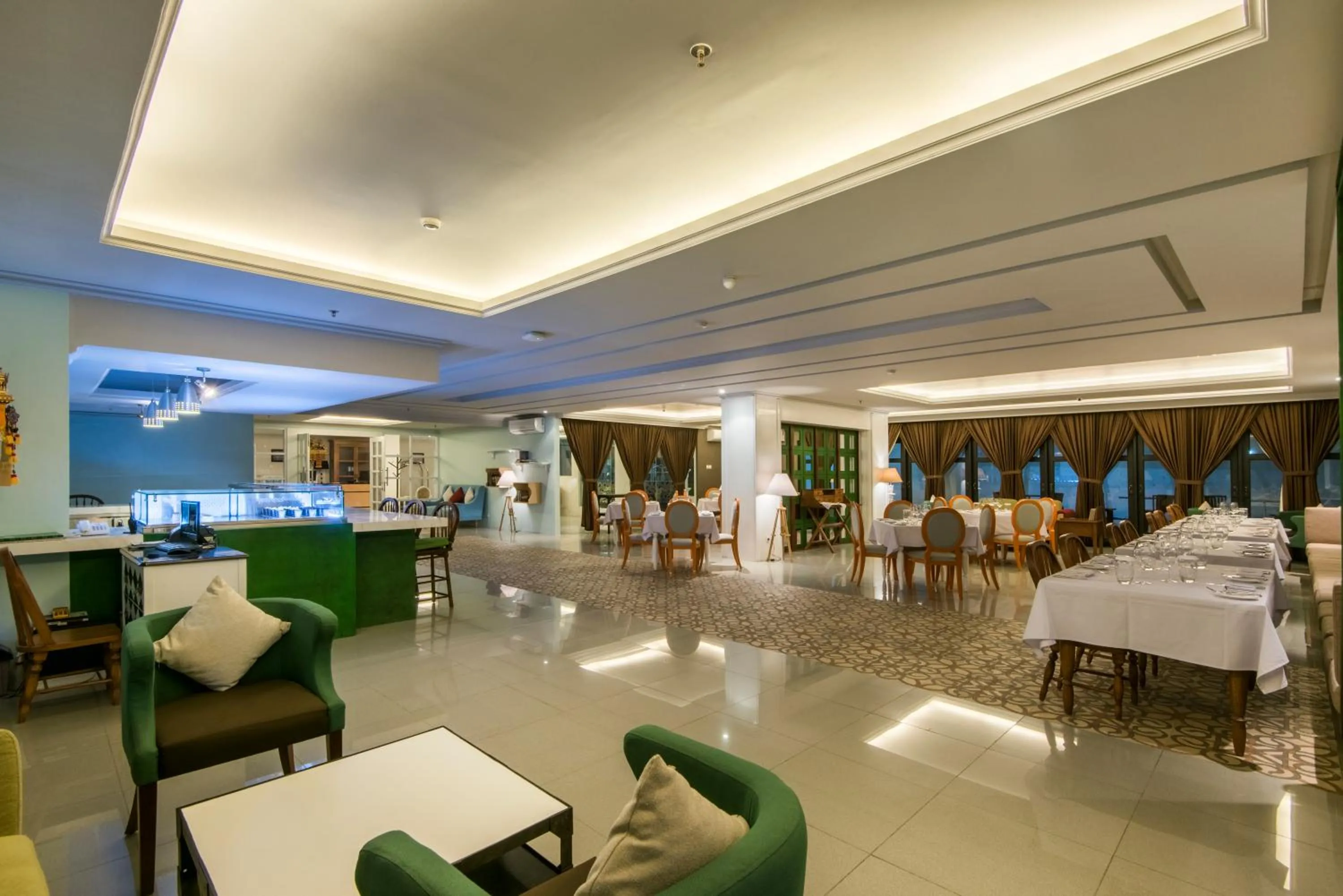 Restaurant/places to eat in Yan's House Hotel