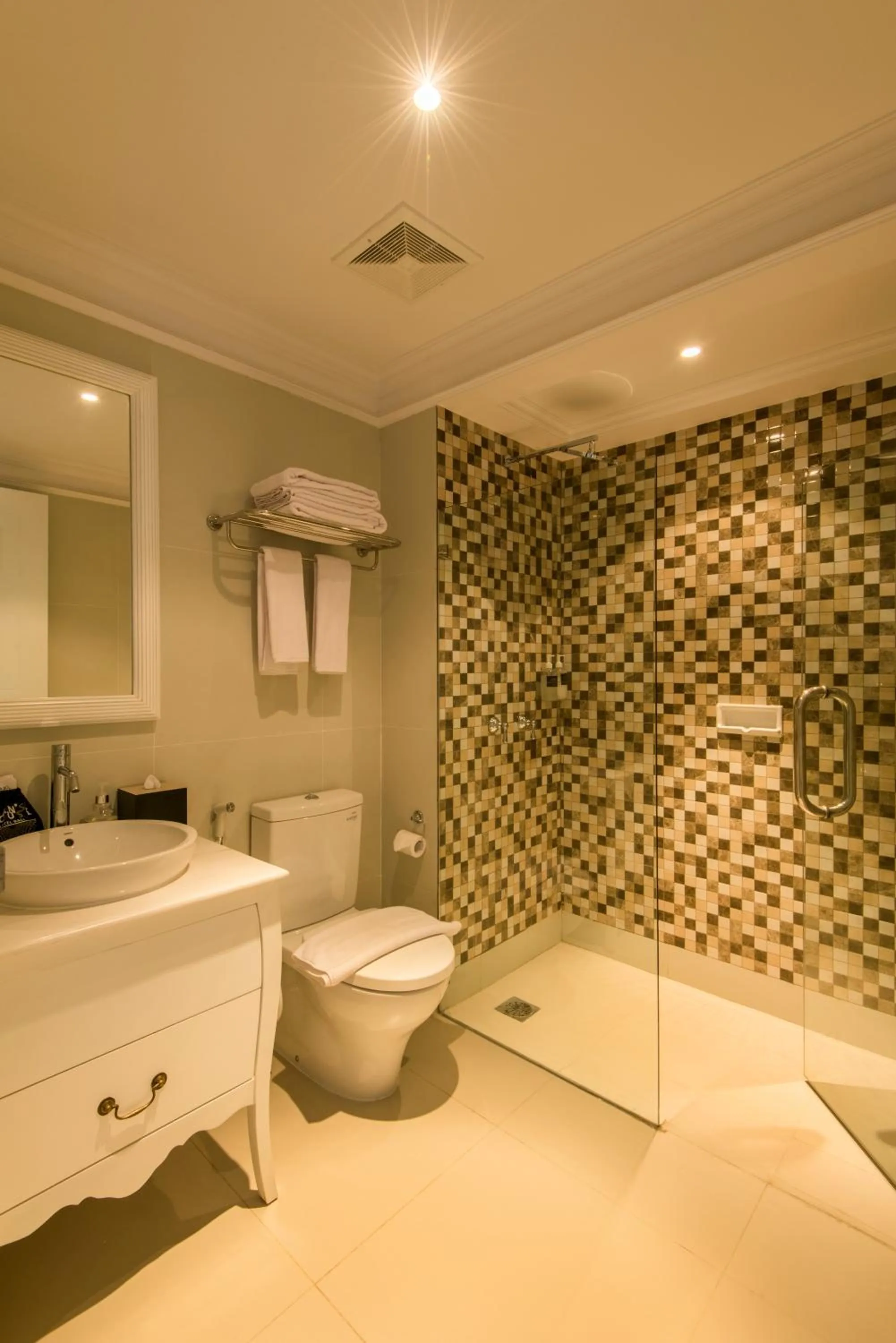 Bedroom in Yan's House Hotel