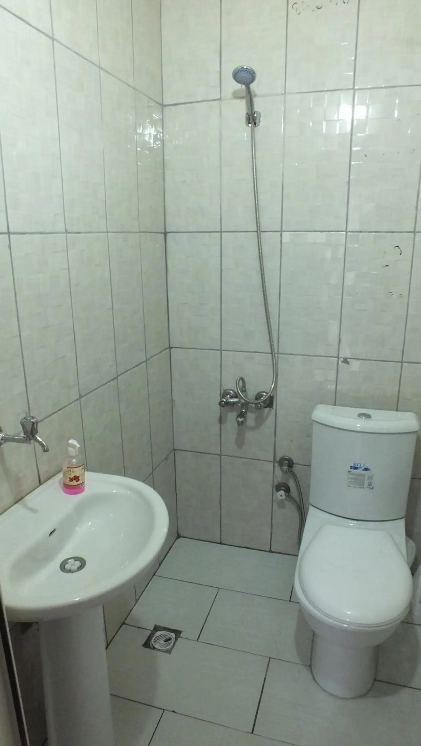 Single Room with Bathroom - single occupancy in Ersoy Efe Pansiyon Single Room with Bathroom - single occupancy in Ersoy Efe Pansiyon
