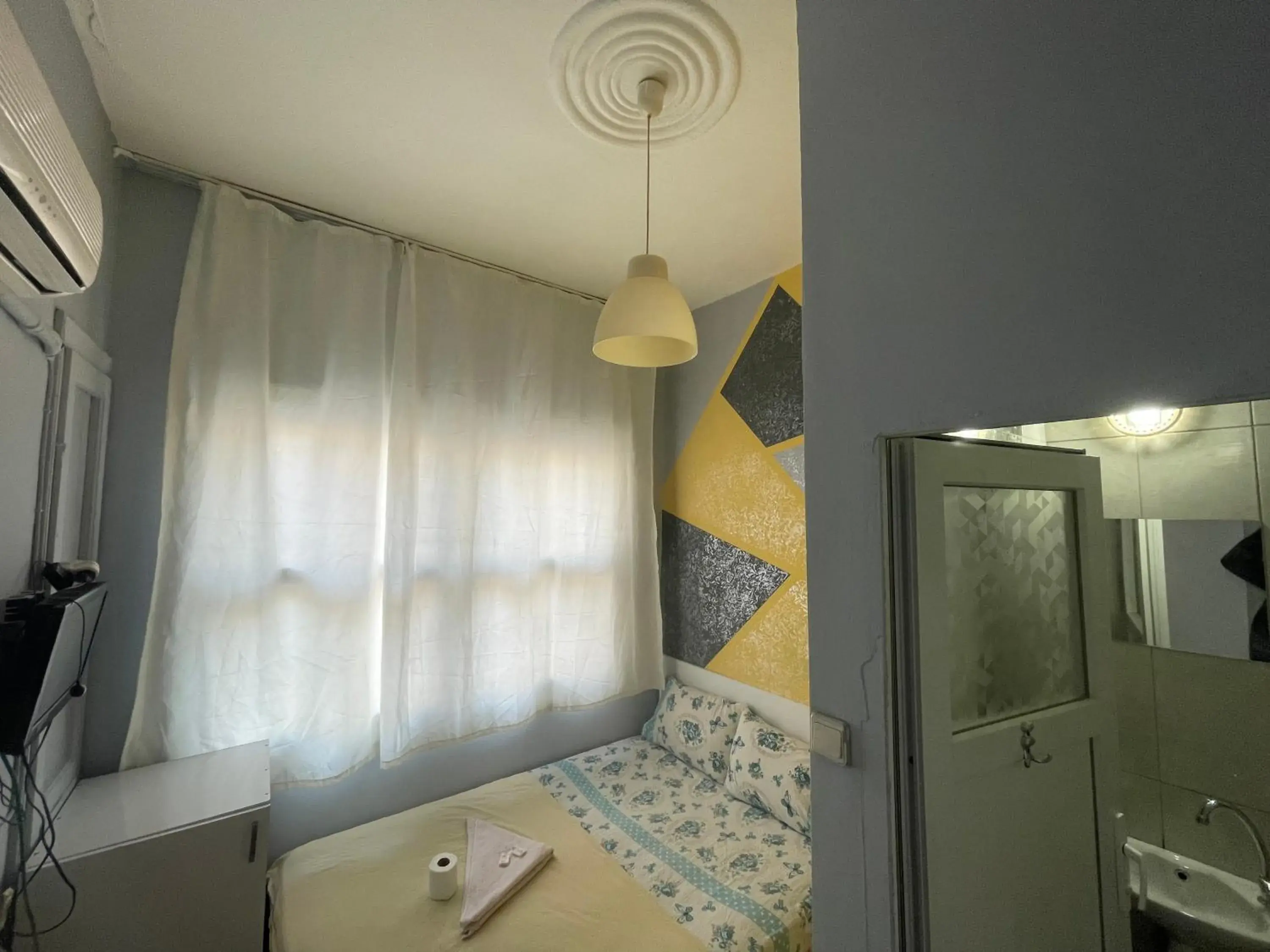 Double or Twin Room with Private Bathroom - single occupancy in Ersoy Efe Pansiyon Double or Twin Room with Private Bathroom - single occupancy in Ersoy Efe Pansiyon