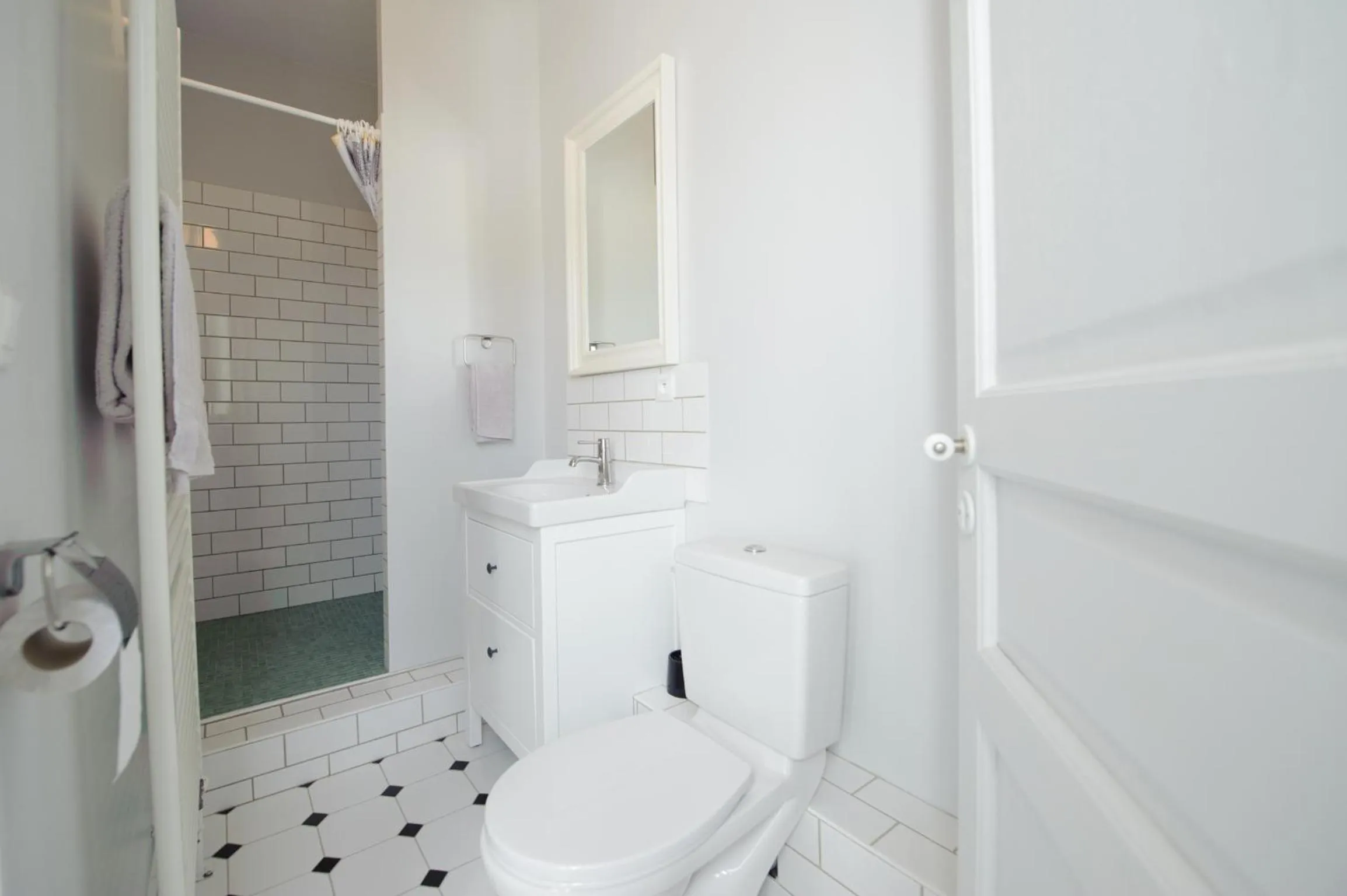 Bathroom in Villa Clément Appart'Hotel St Clément proche de Sens