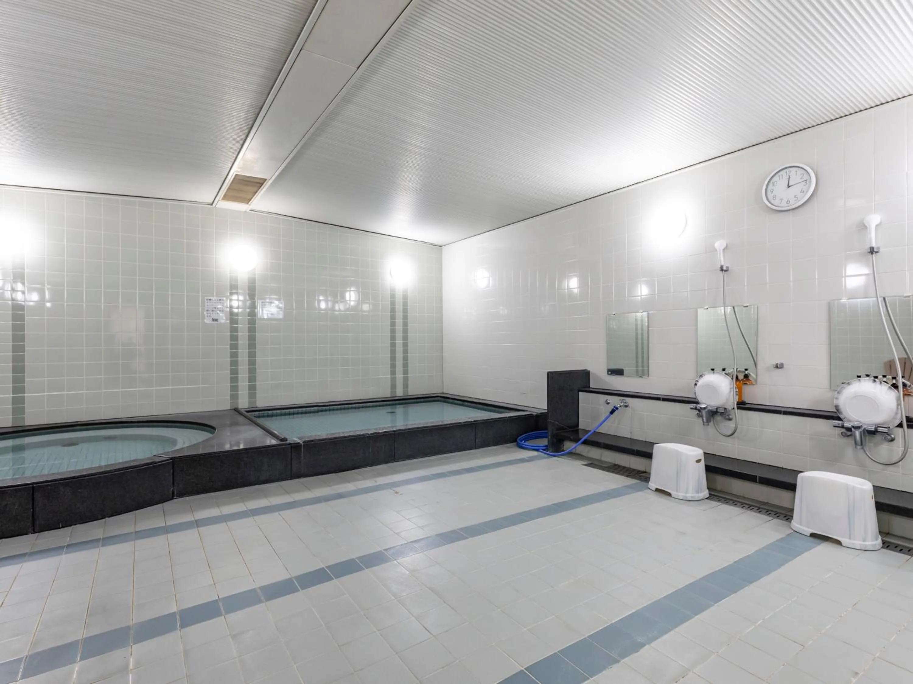 Public Bath in Century Plaza Hotel