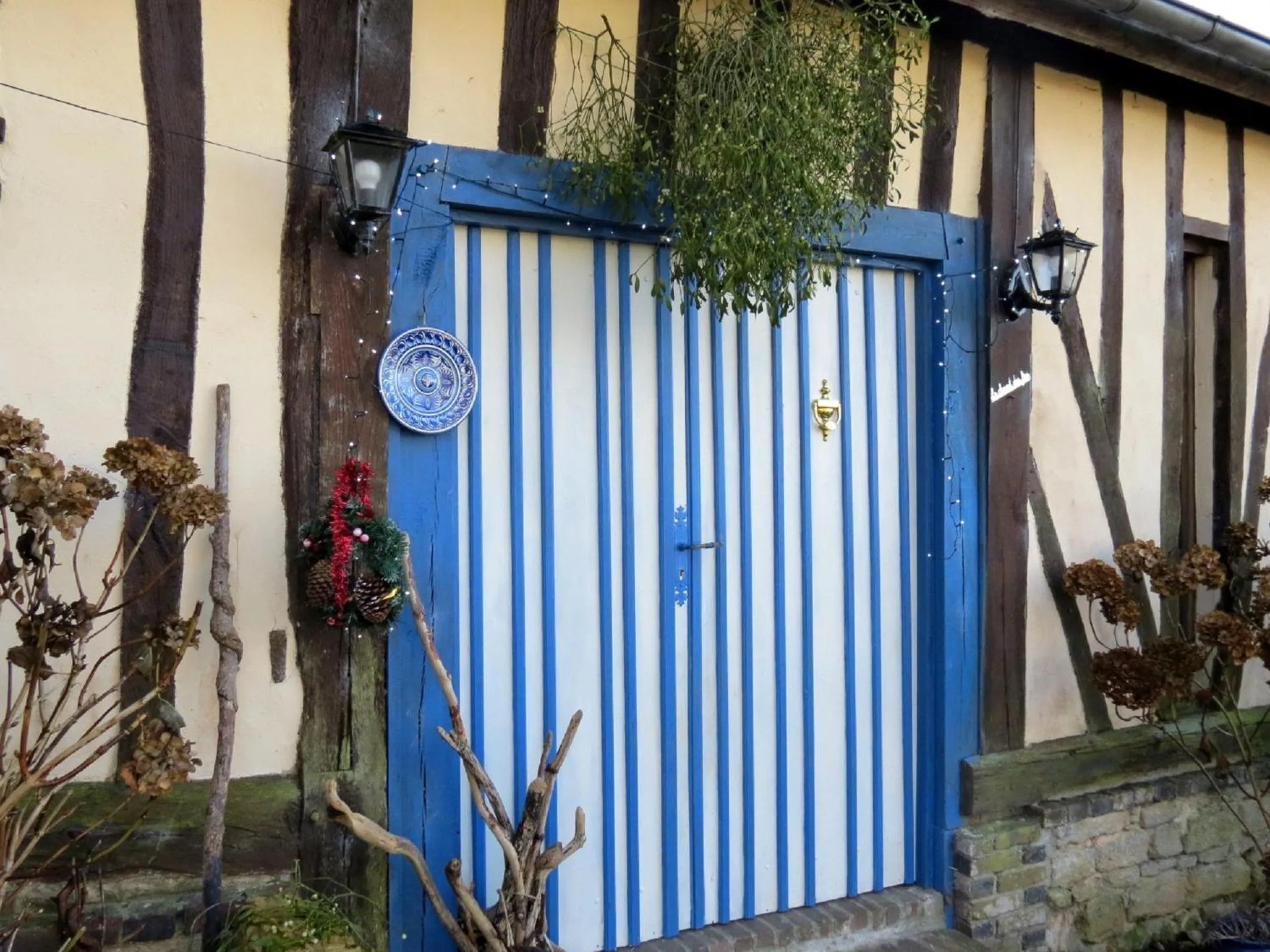 Facade/entrance in Le Chant Des Fees