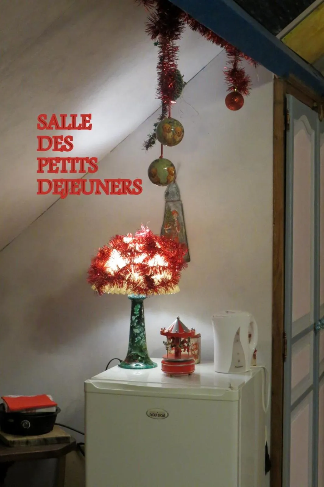 Restaurant/places to eat in Le Chant Des Fees