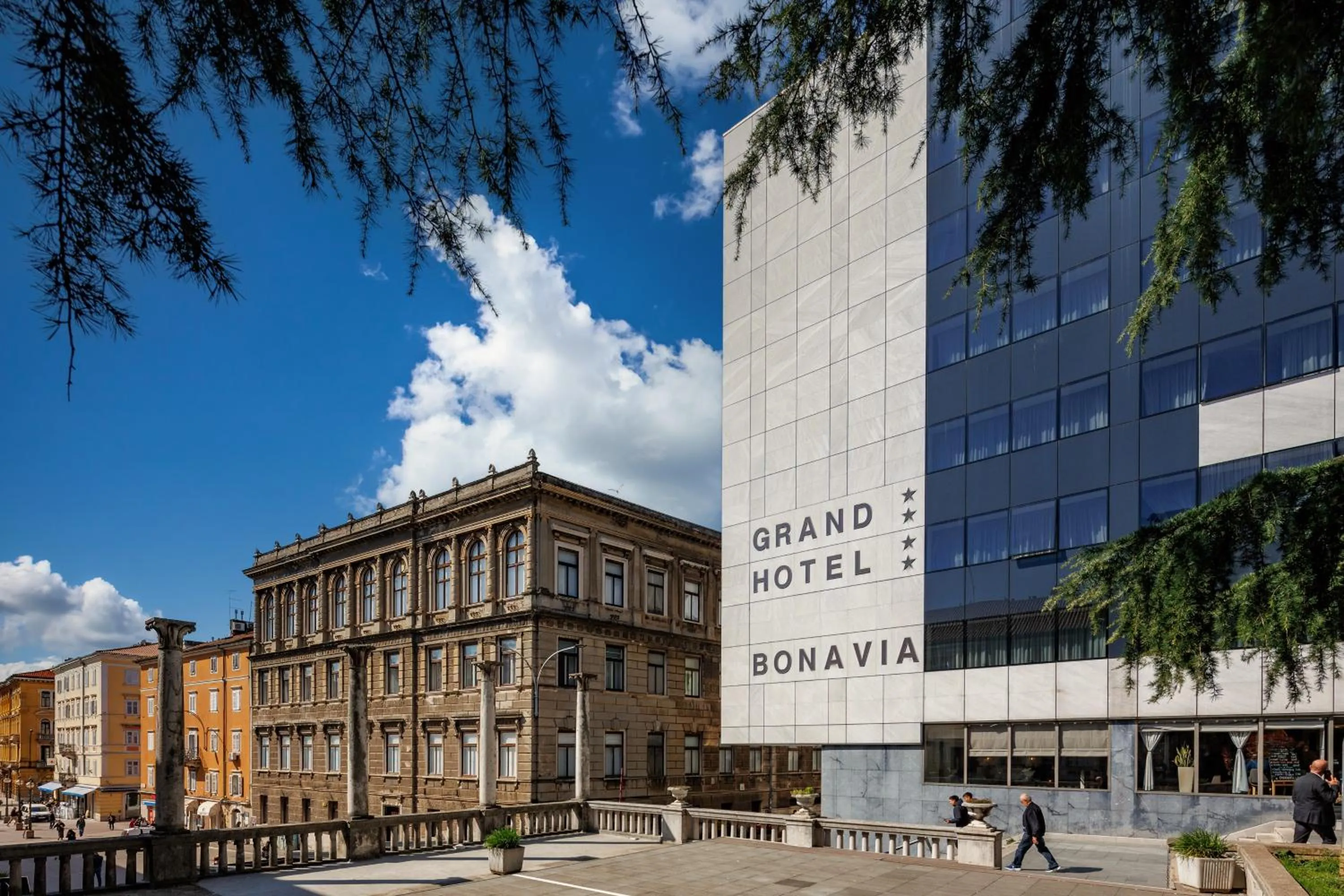 Property building in Grand Hotel Bonavia