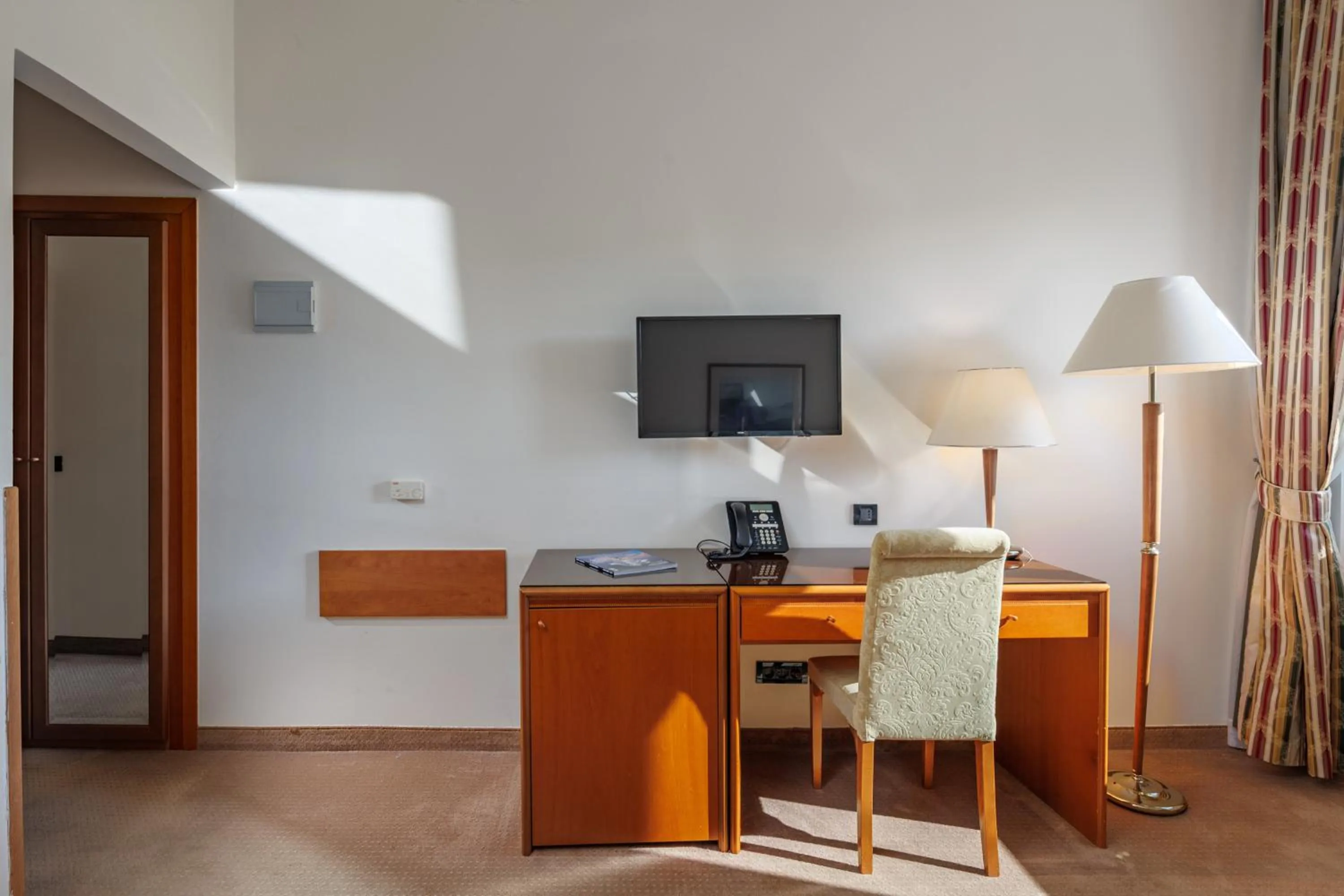 TV and multimedia in Grand Hotel Bonavia