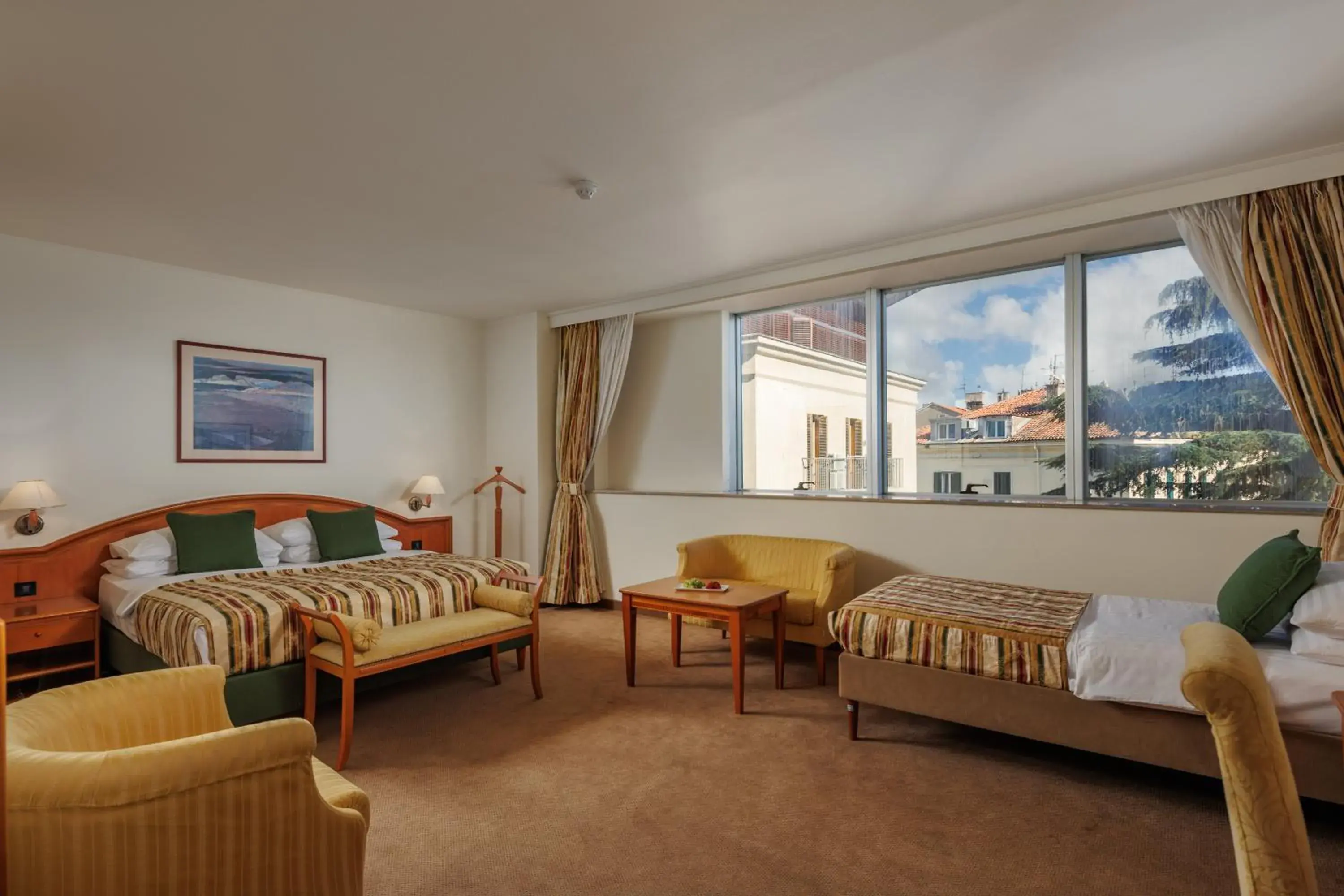 Superior Twin Room with Extra Bed in Grand Hotel Bonavia Superior Twin Room with Extra Bed in Grand Hotel Bonavia