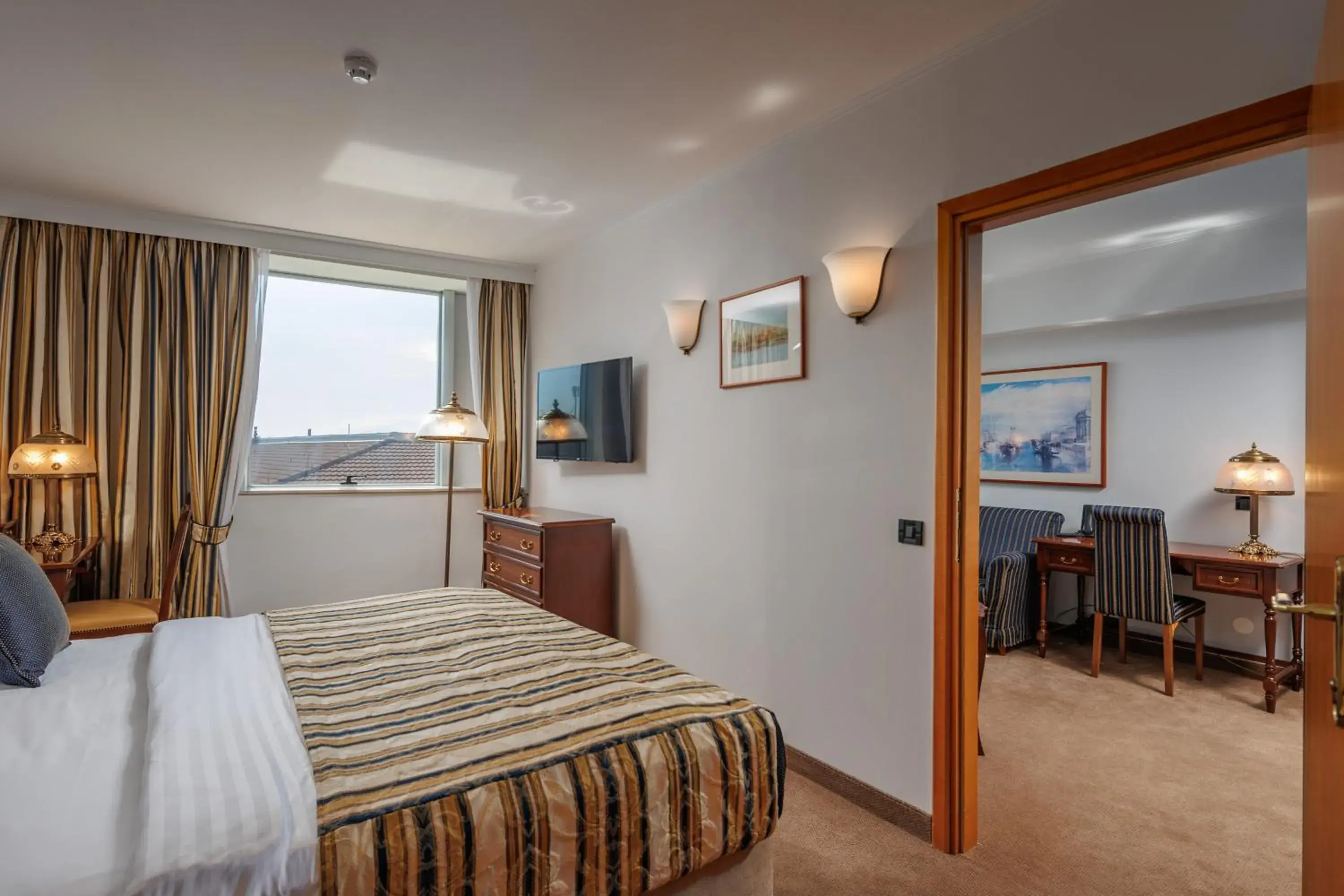 Photo of the whole room, Bed in Grand Hotel Bonavia Photo of the whole room, Bed in Grand Hotel Bonavia