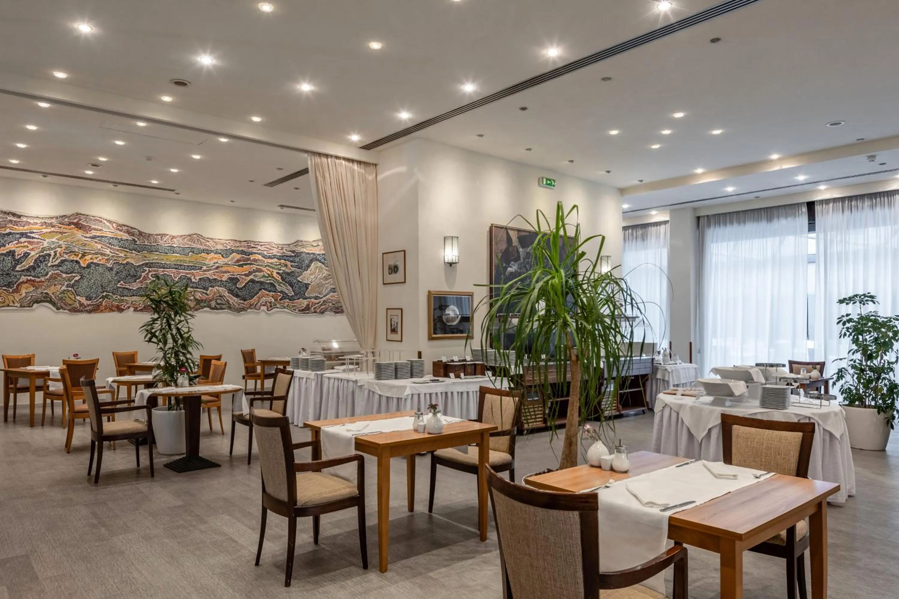 Restaurant/places to eat in Grand Hotel Bonavia