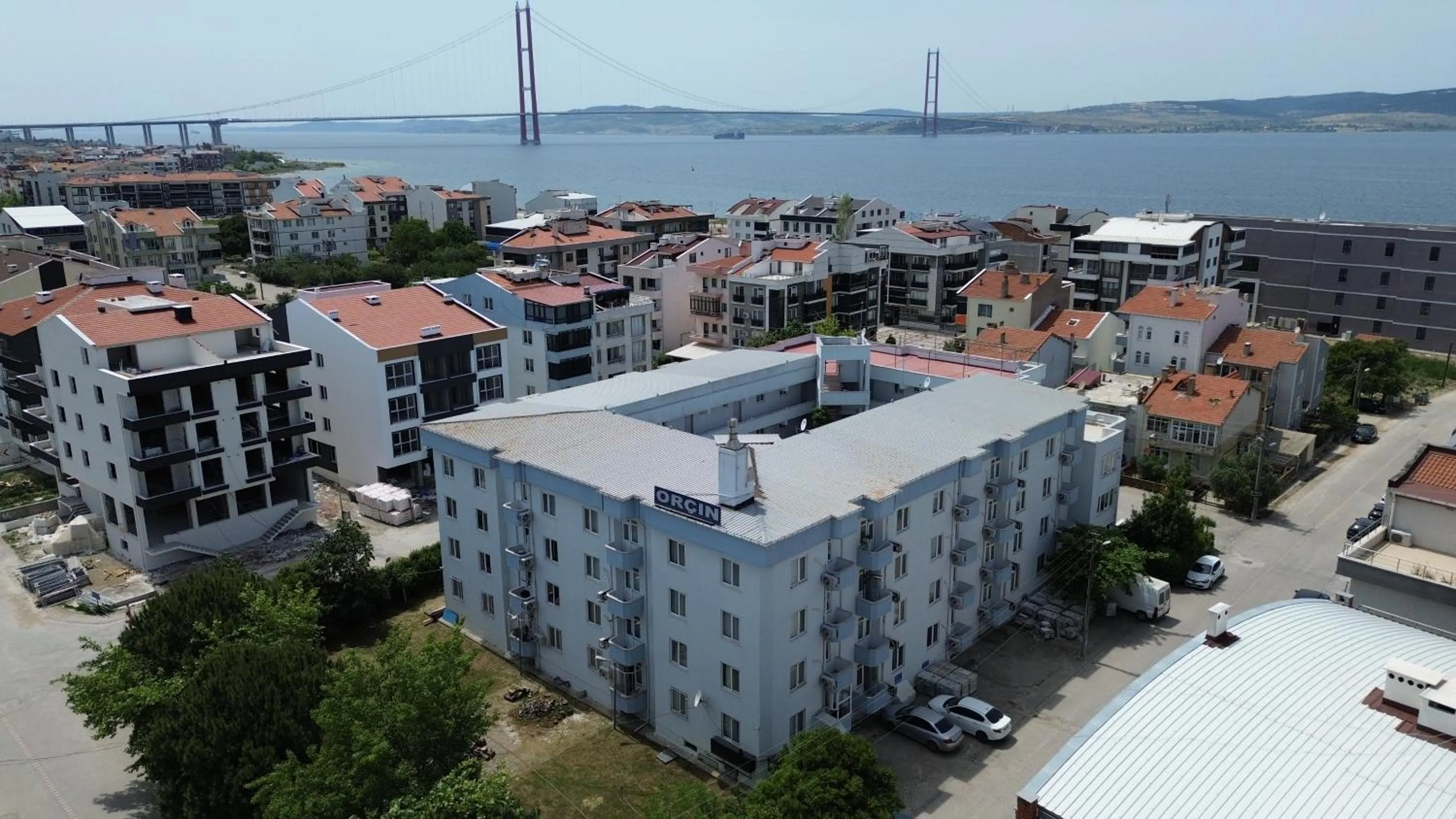 Property building in Orçın Apartments