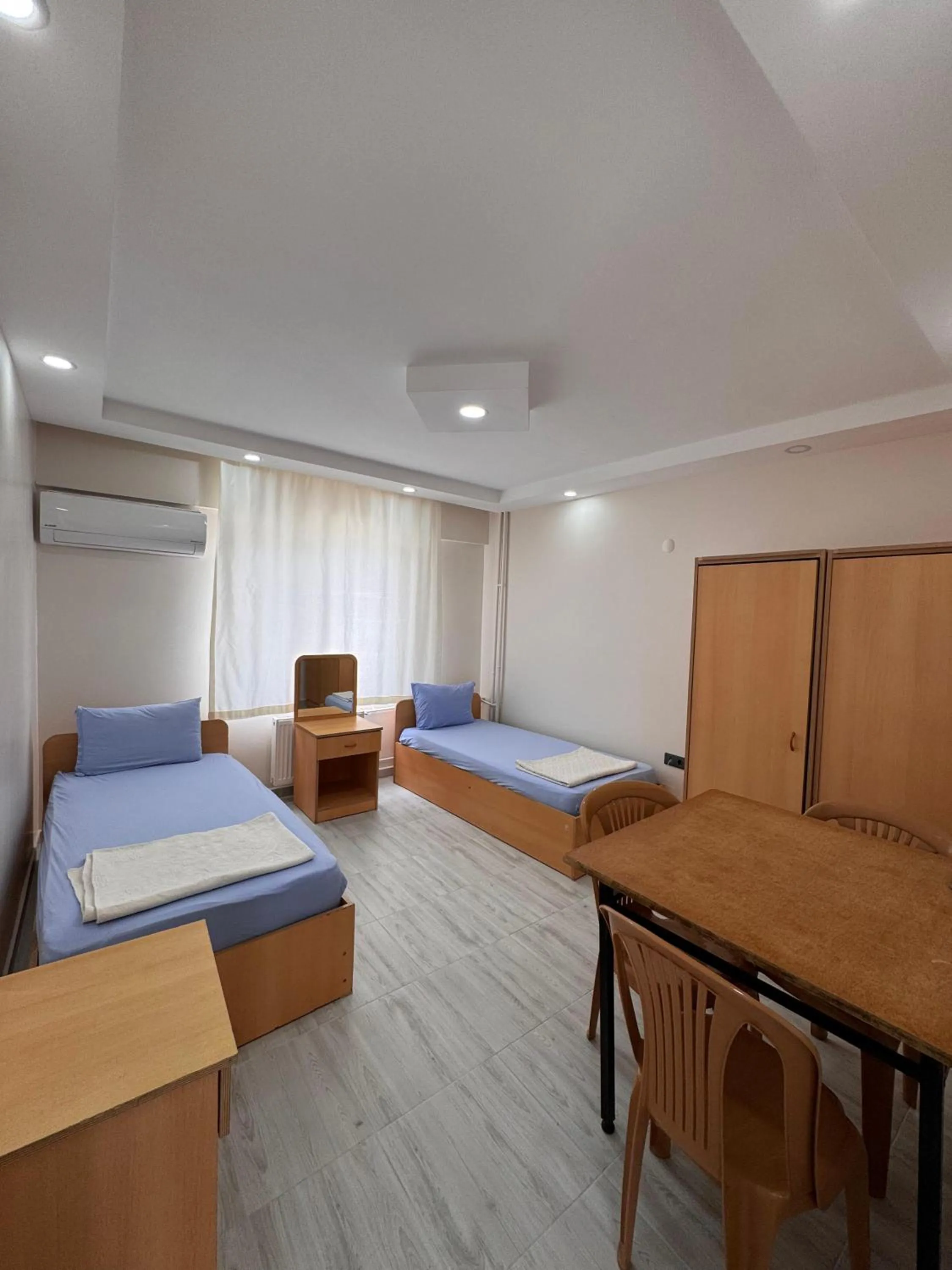 Bedroom, Bed in Orçın Apartments