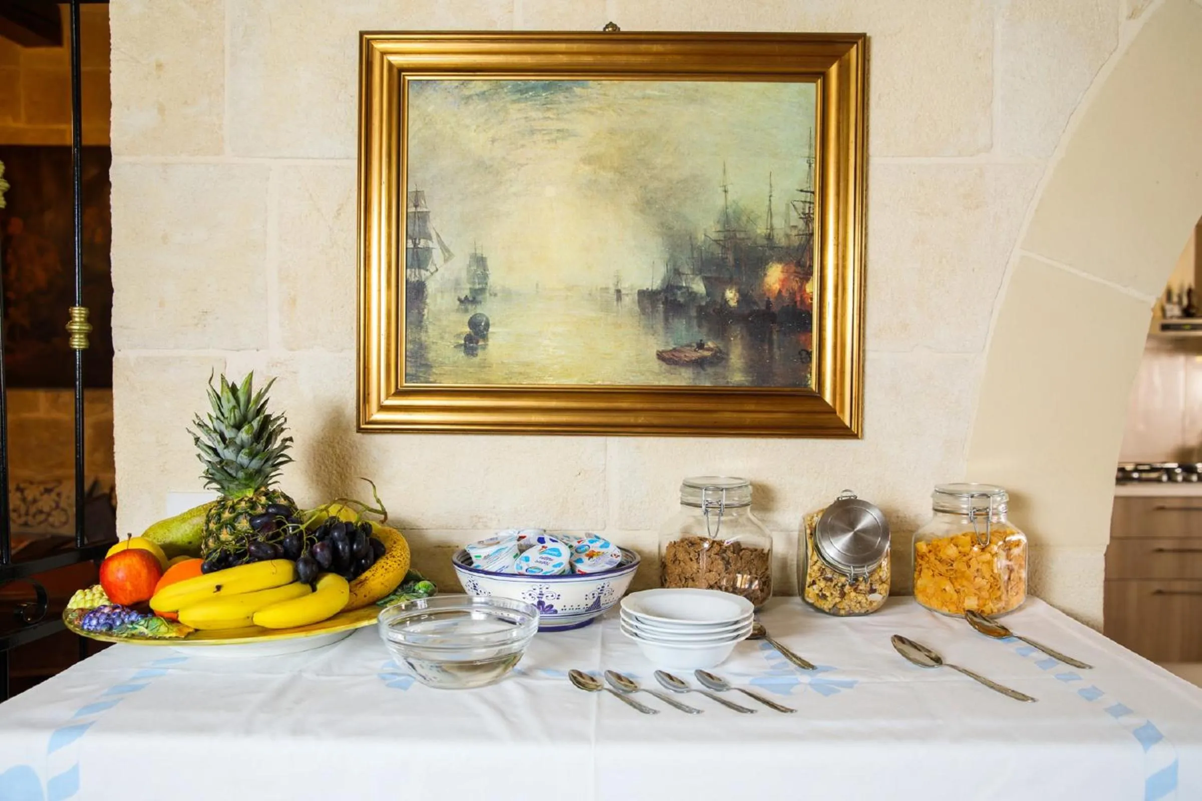 Food and drinks in L'Ghorfa