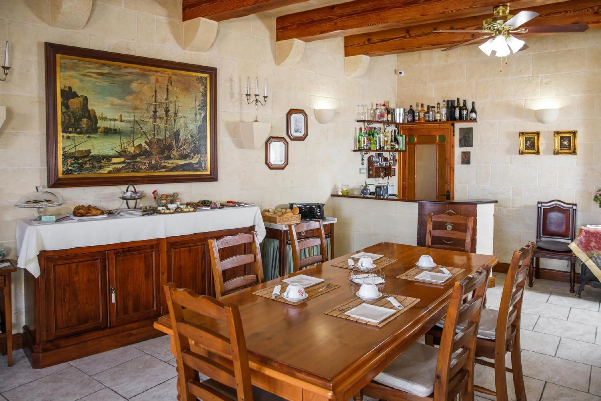 Lounge or bar in L'Ghorfa