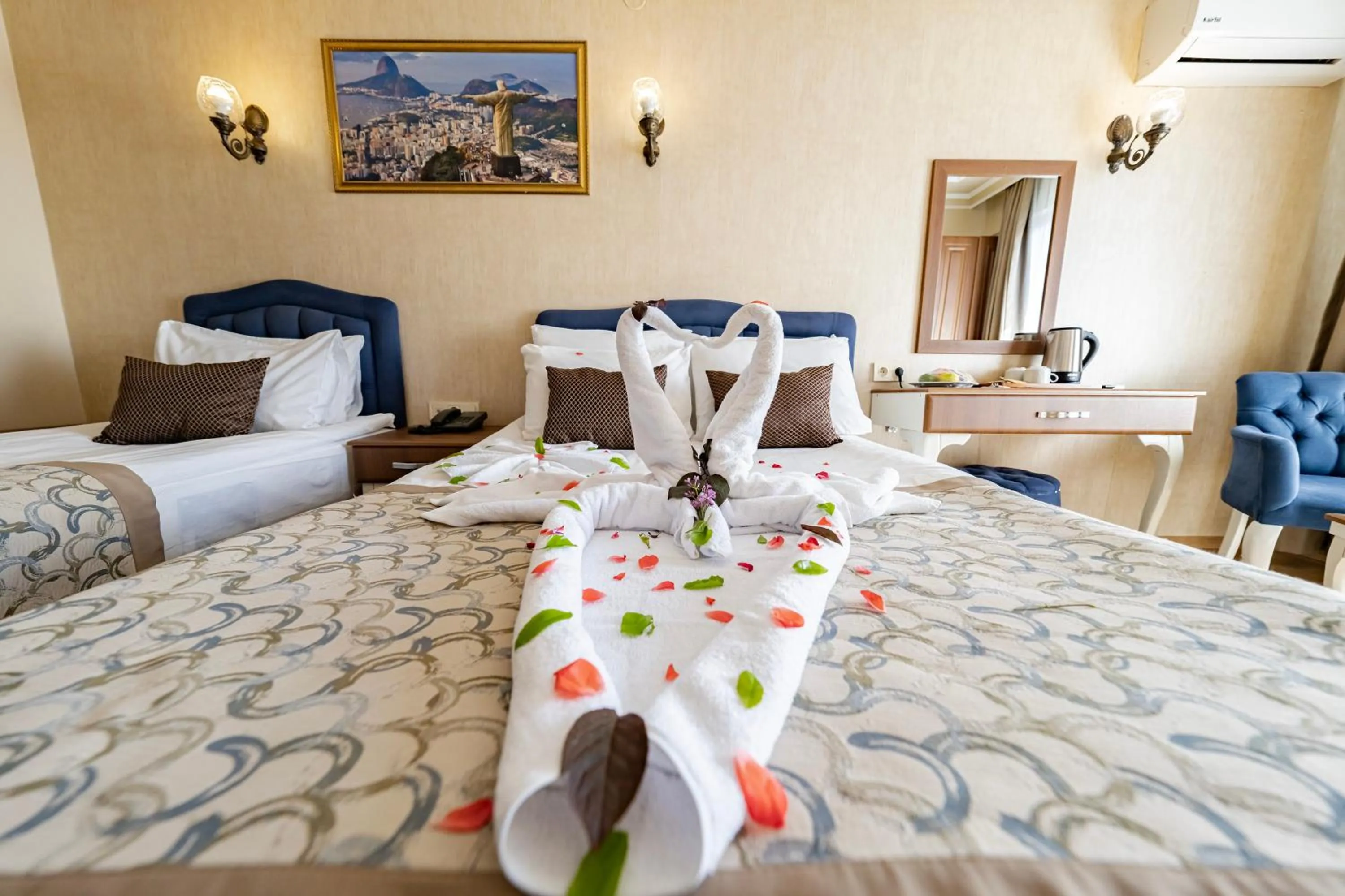 Photo of the whole room, Bed in Grand Hamit Hotel