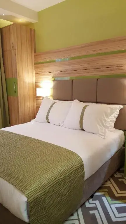 Bed in Holiday Inn Plovdiv by IHG Bed in Holiday Inn Plovdiv by IHG