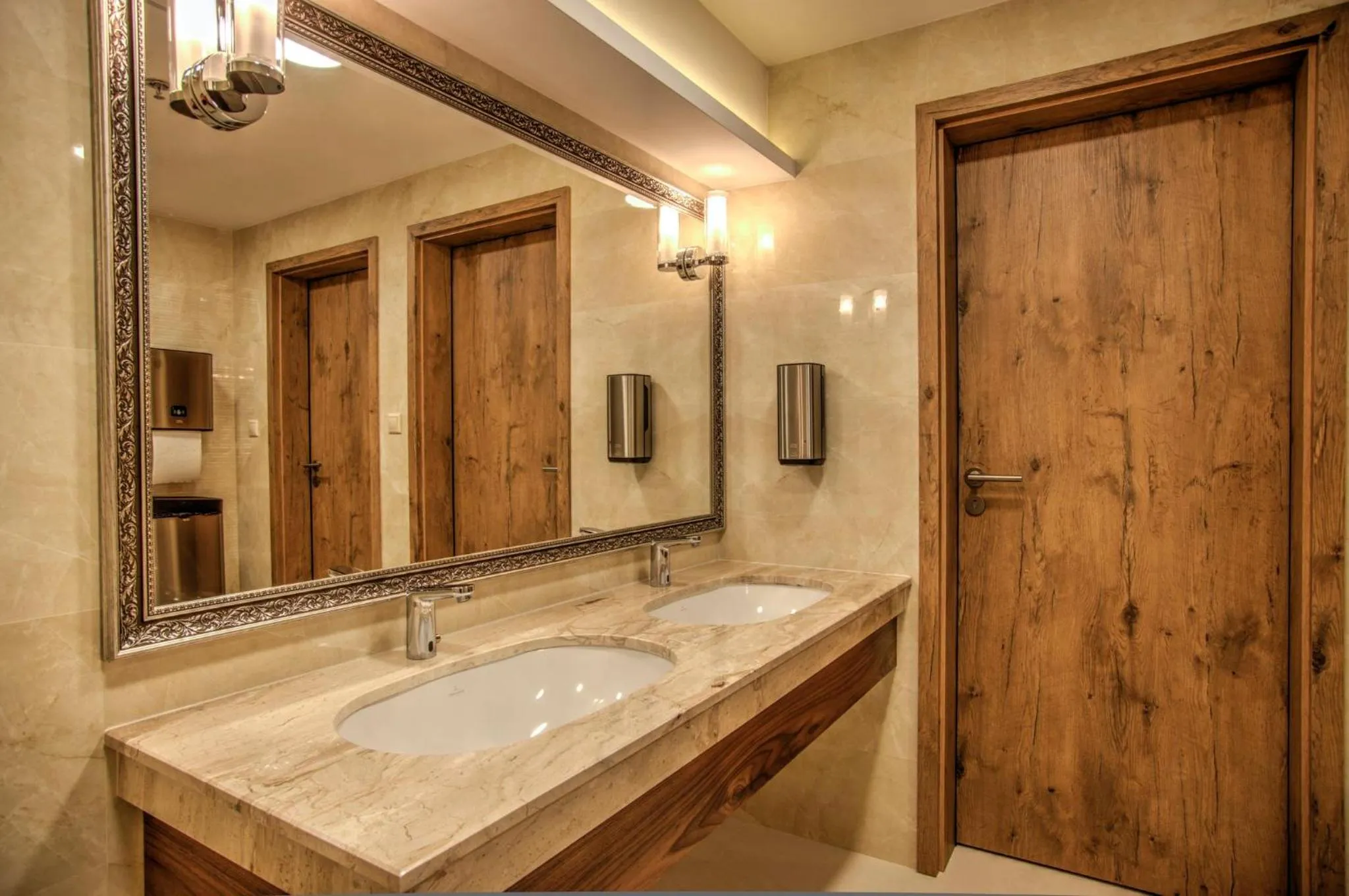 Decorative detail in Holiday Inn Plovdiv by IHG