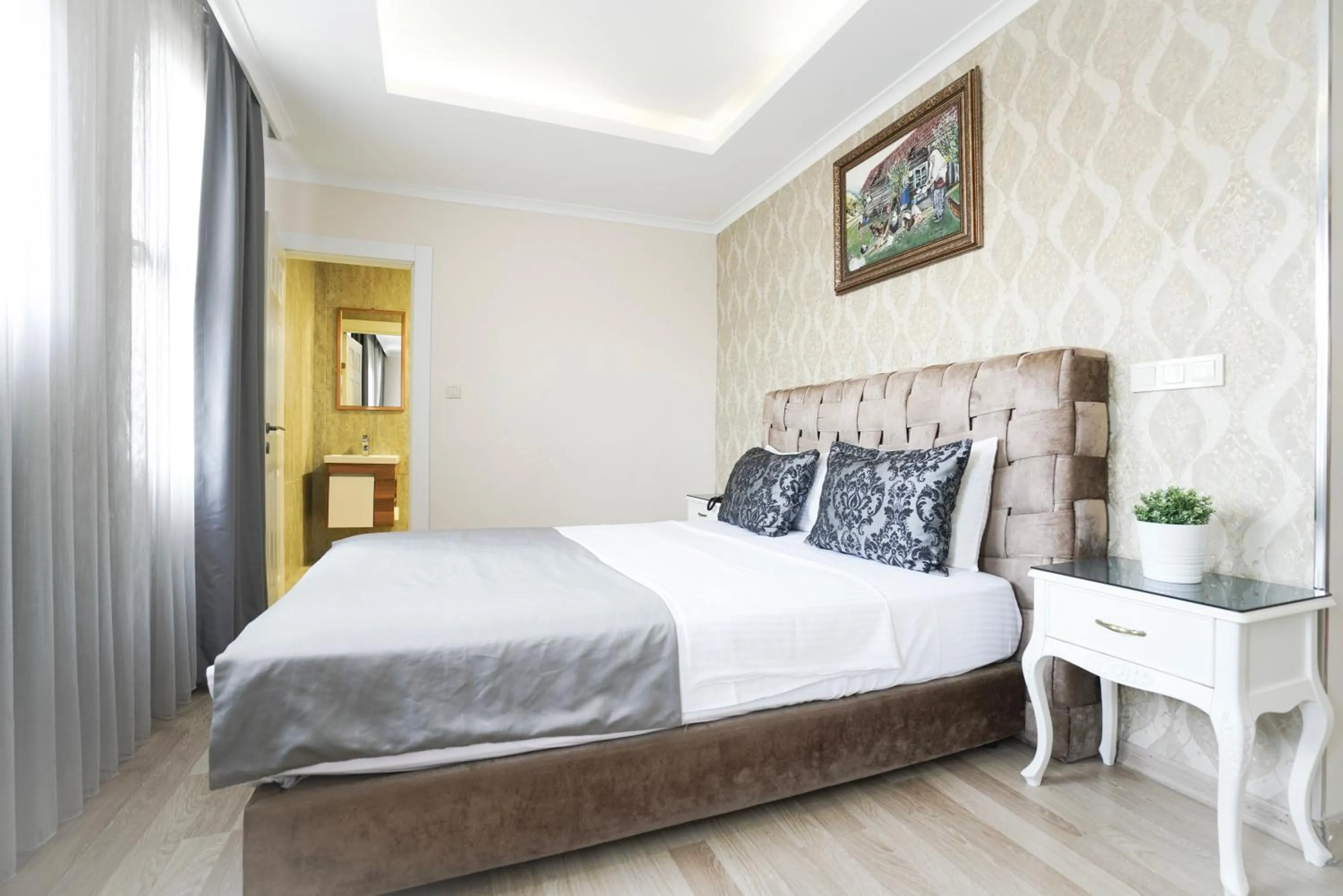 Photo of the whole room, Bed in Bon Hotel Old City