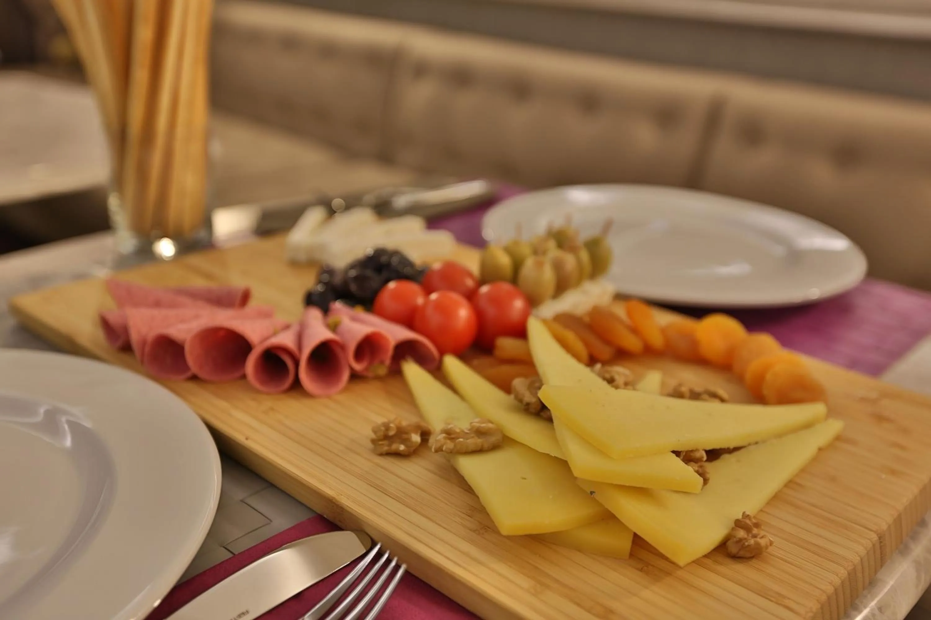 Food and drinks in Bon Hotel Old City