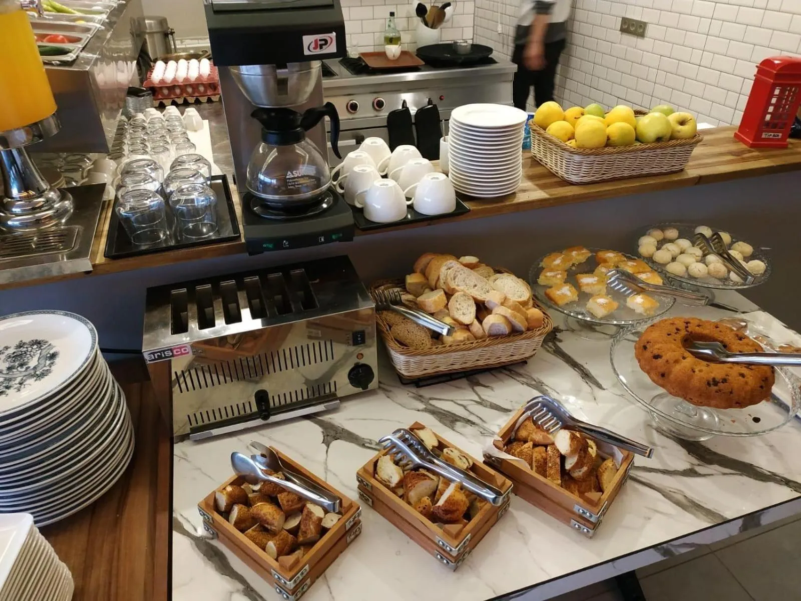 Continental breakfast in Bon Hotel Old City