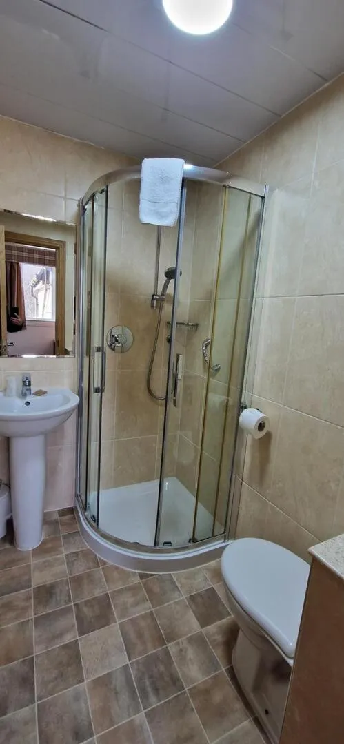 Shower in Loch Long Hotel
