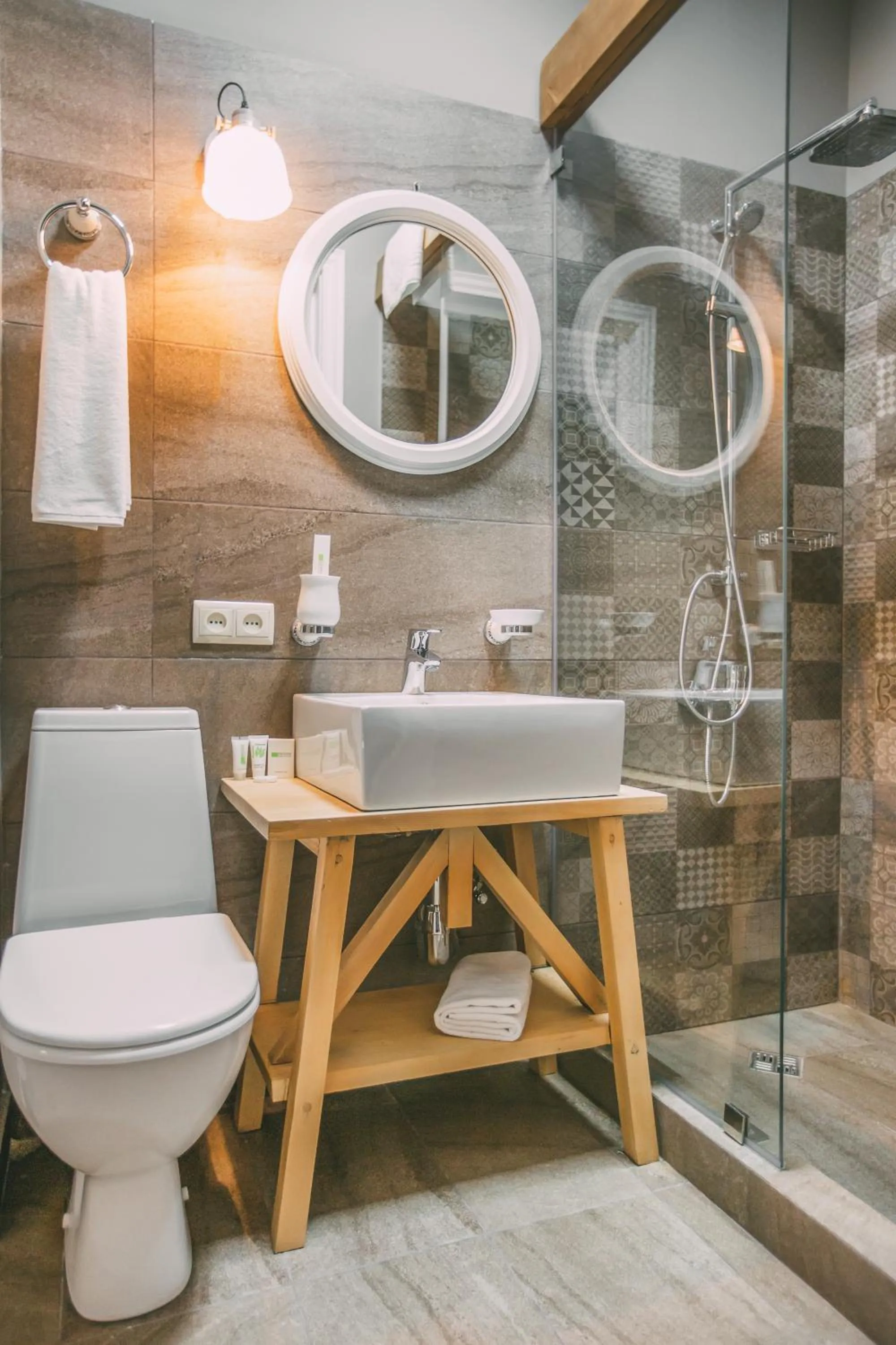 Shower in Kisi Boutique Hotel