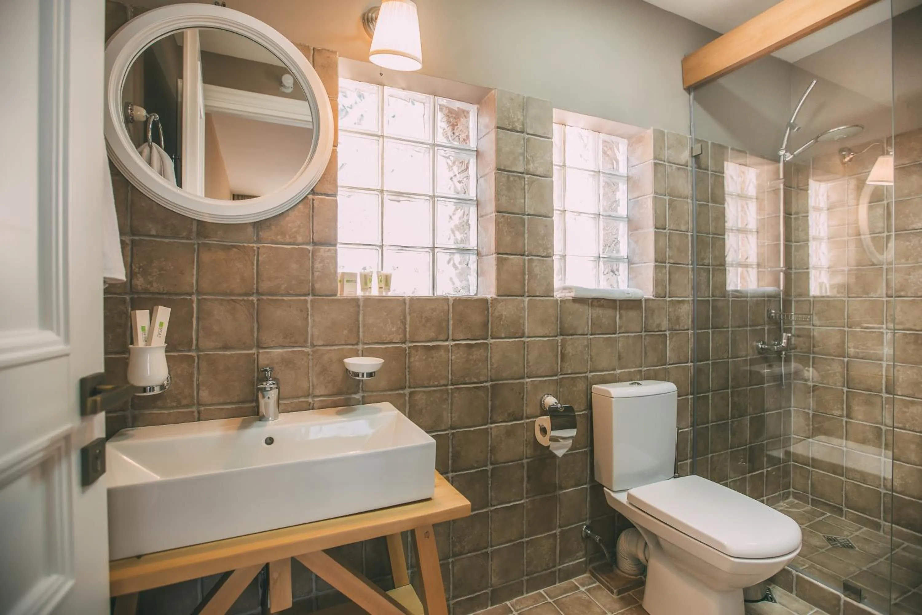 Shower in Kisi Boutique Hotel