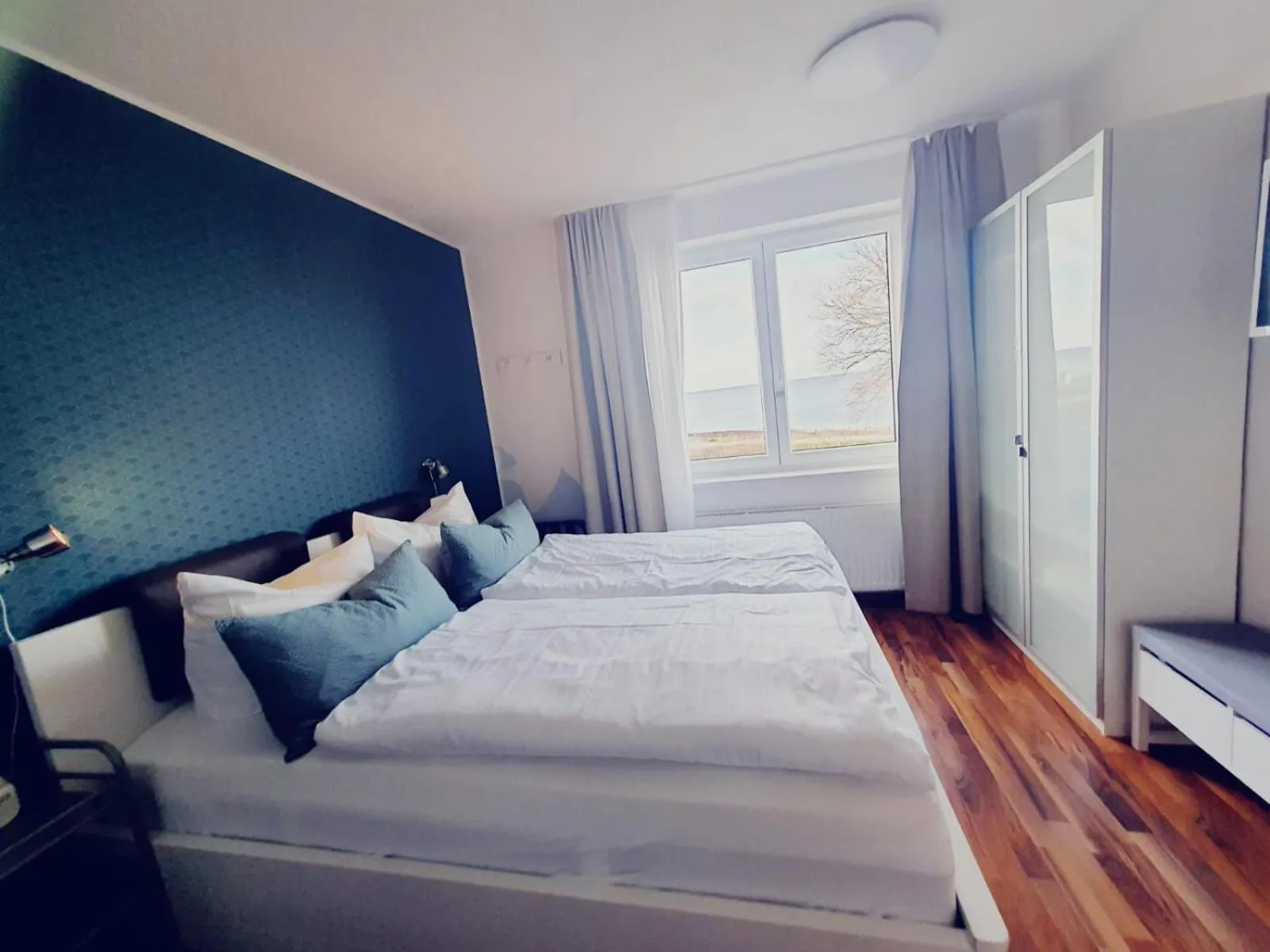 Bed in Haus Achtern Diek in erster Reihe am Meer