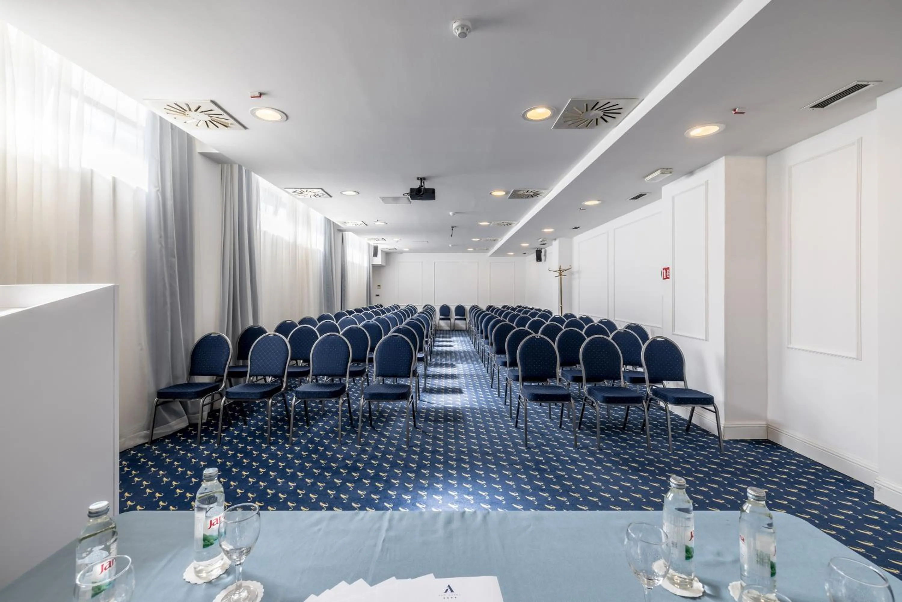 Business facilities in Art Hotel