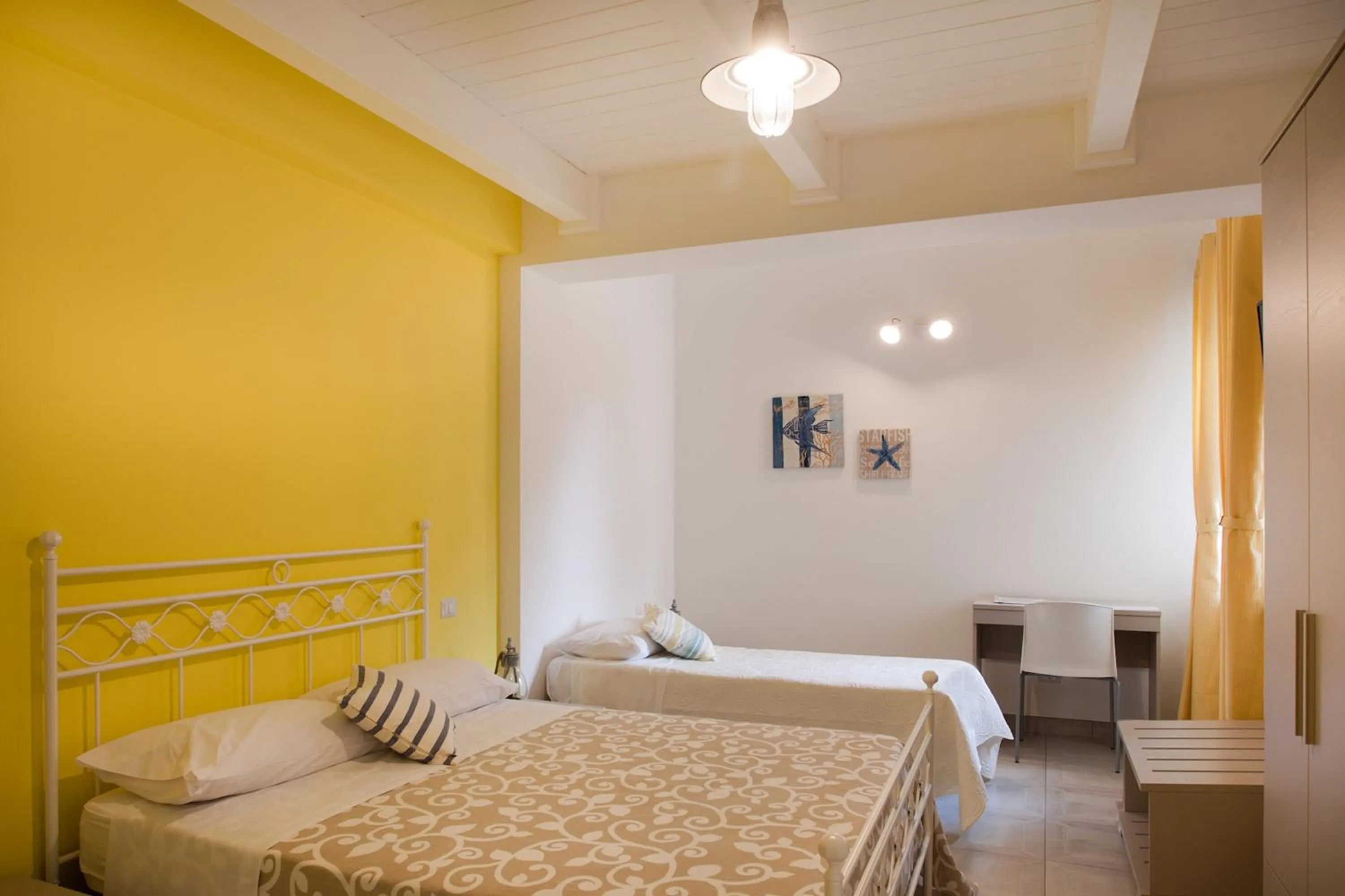 Bed in B&B A due Passi dal Mare