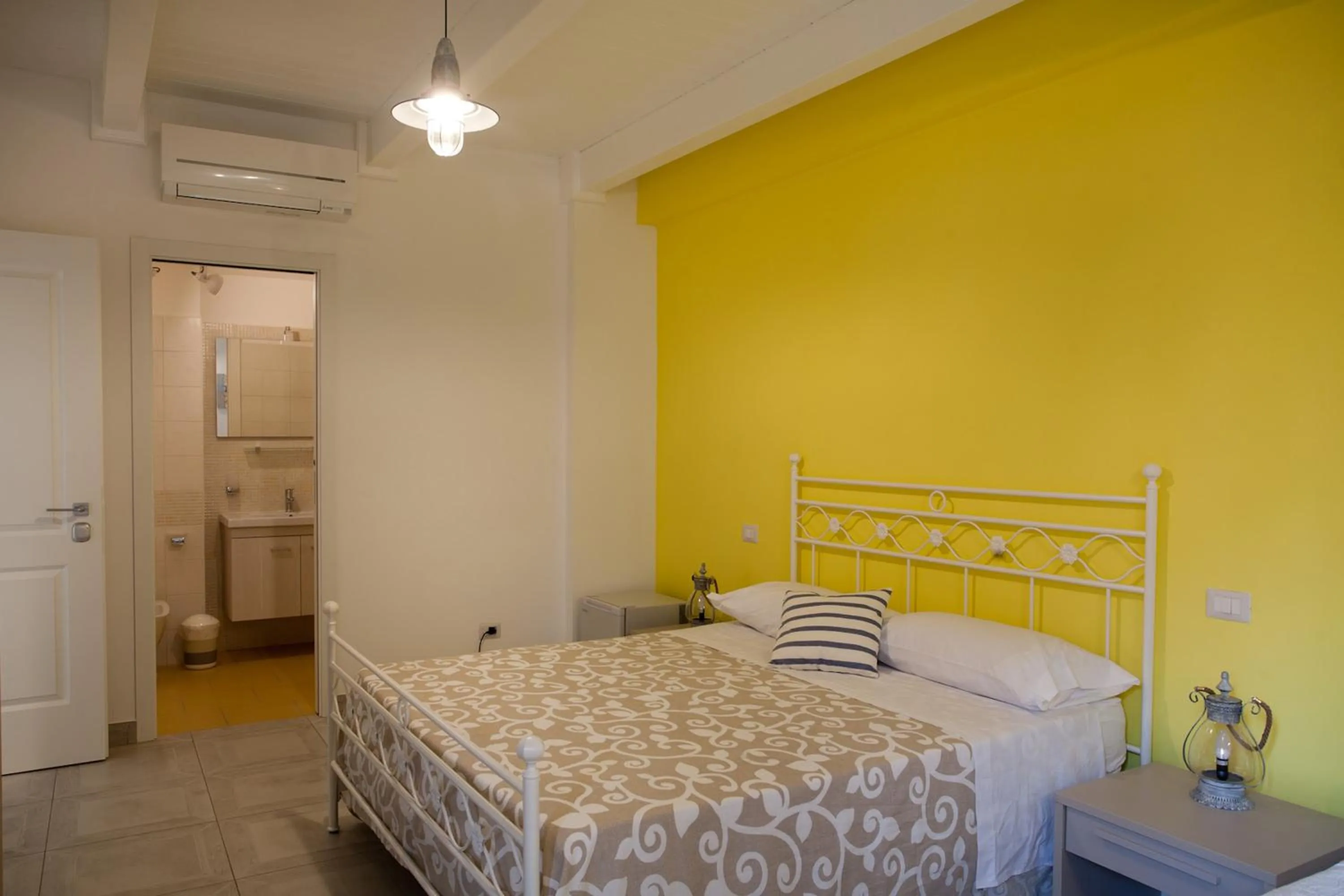 Photo of the whole room, Bed in B&B A due Passi dal Mare