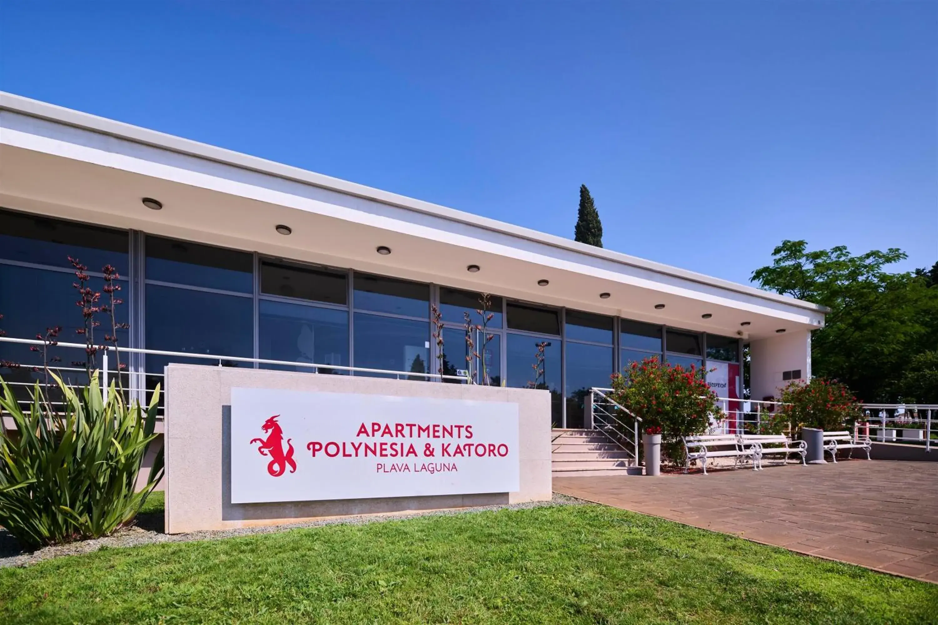 Property building in Apartments Polynesia Plava Laguna Property building in Apartments Polynesia Plava Laguna