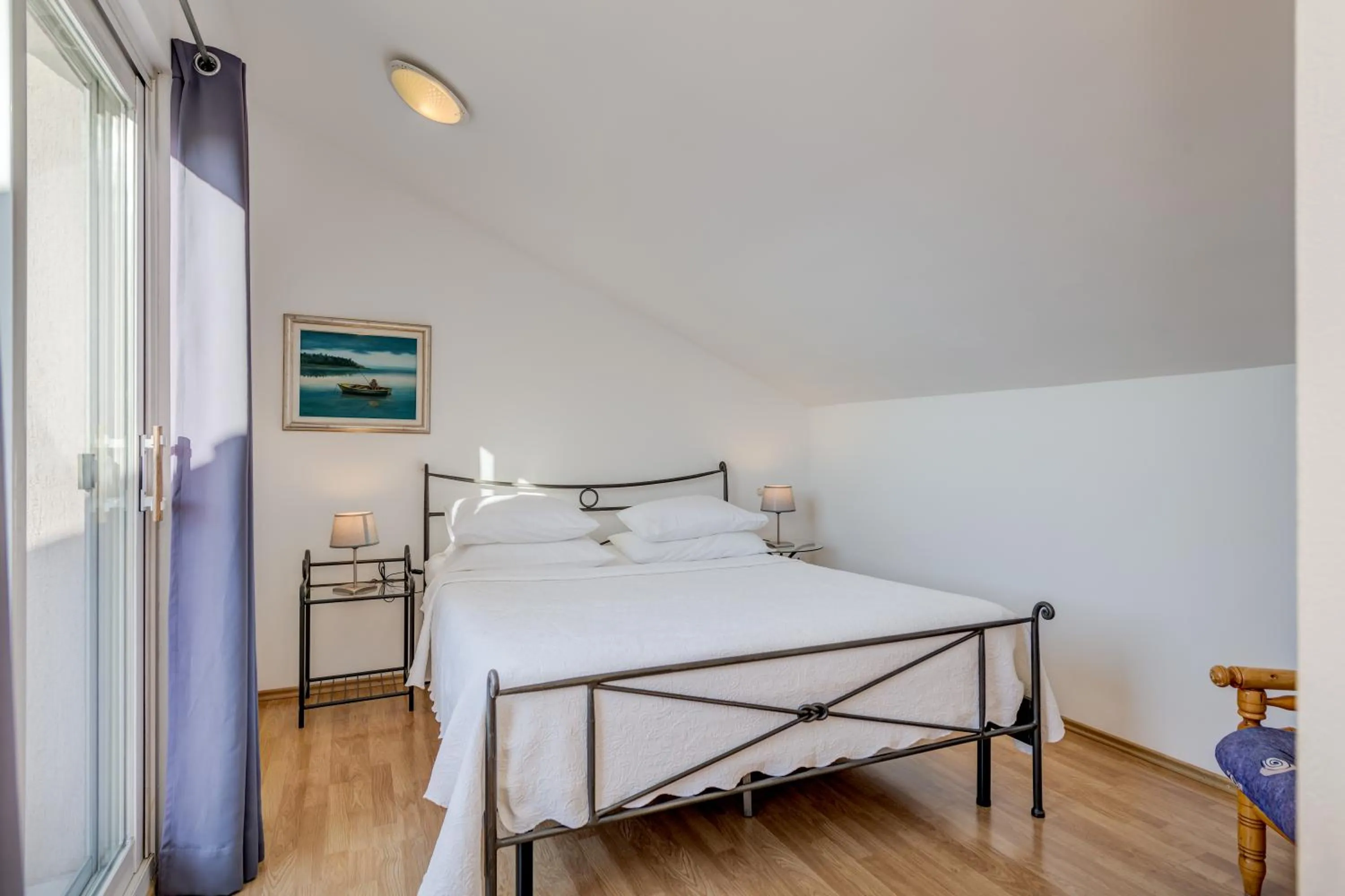 Bedroom, Bed in Pink Inn