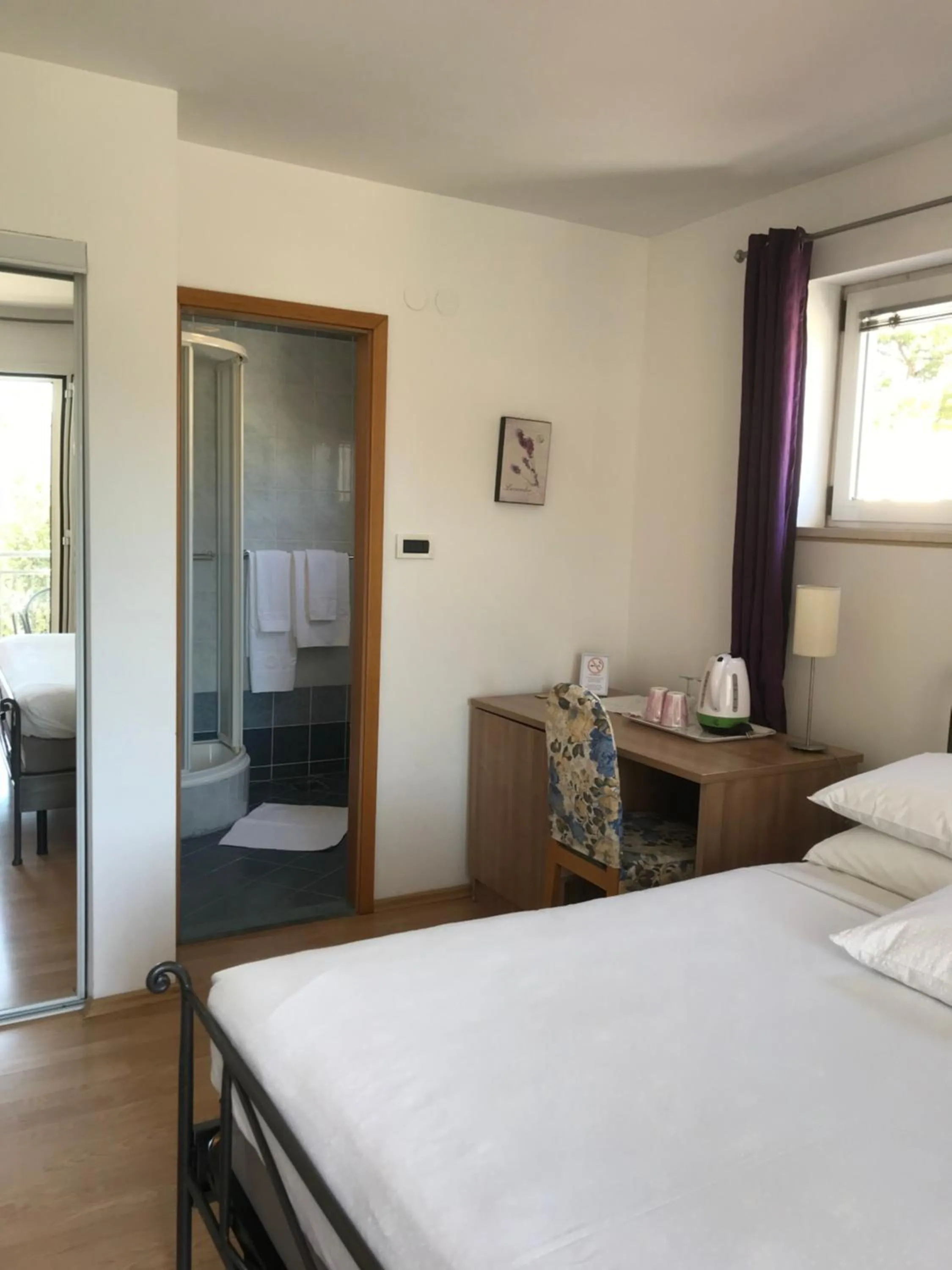 Bedroom, Bed in Pink Inn