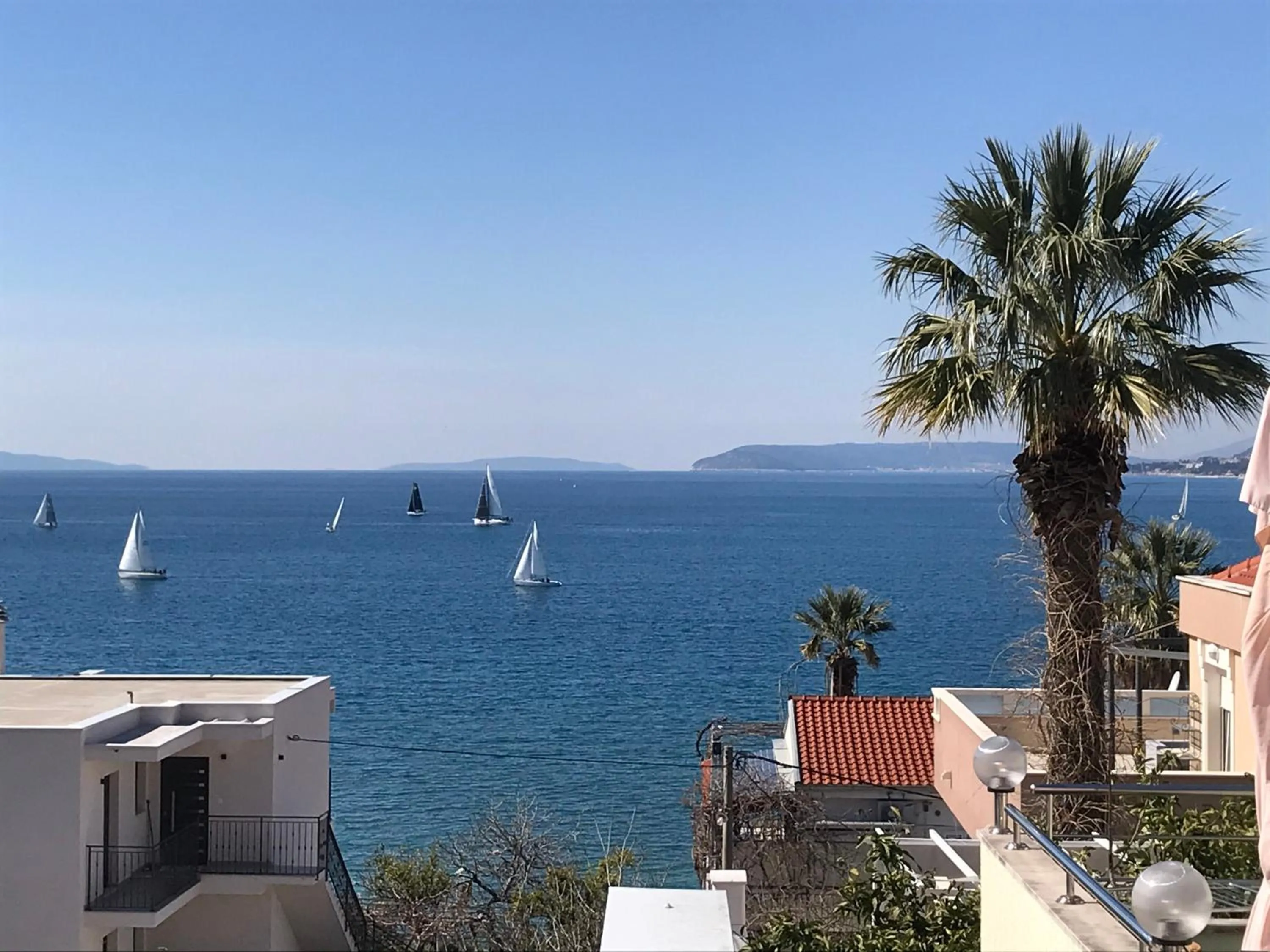 Balcony/Terrace in Pink Inn
