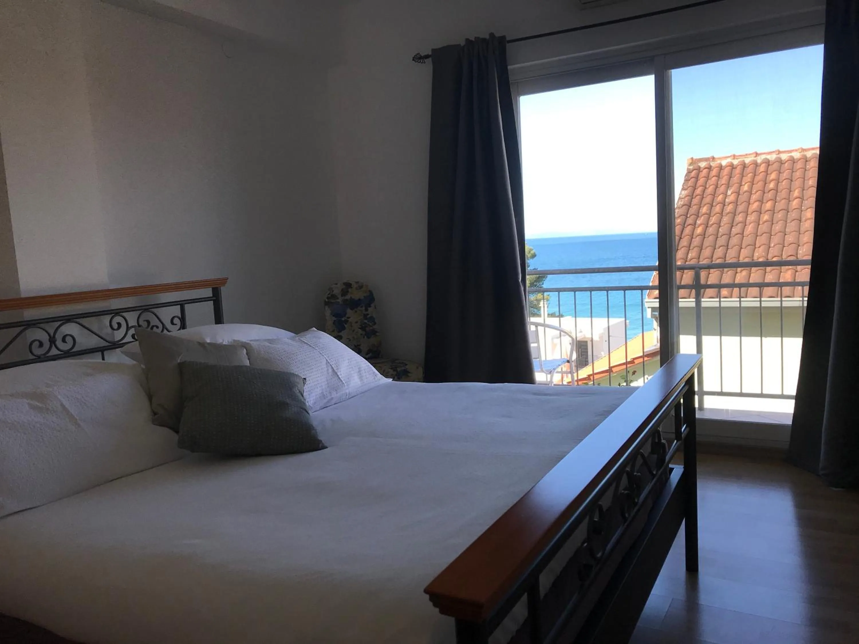 View (from property/room), Bed in Pink Inn